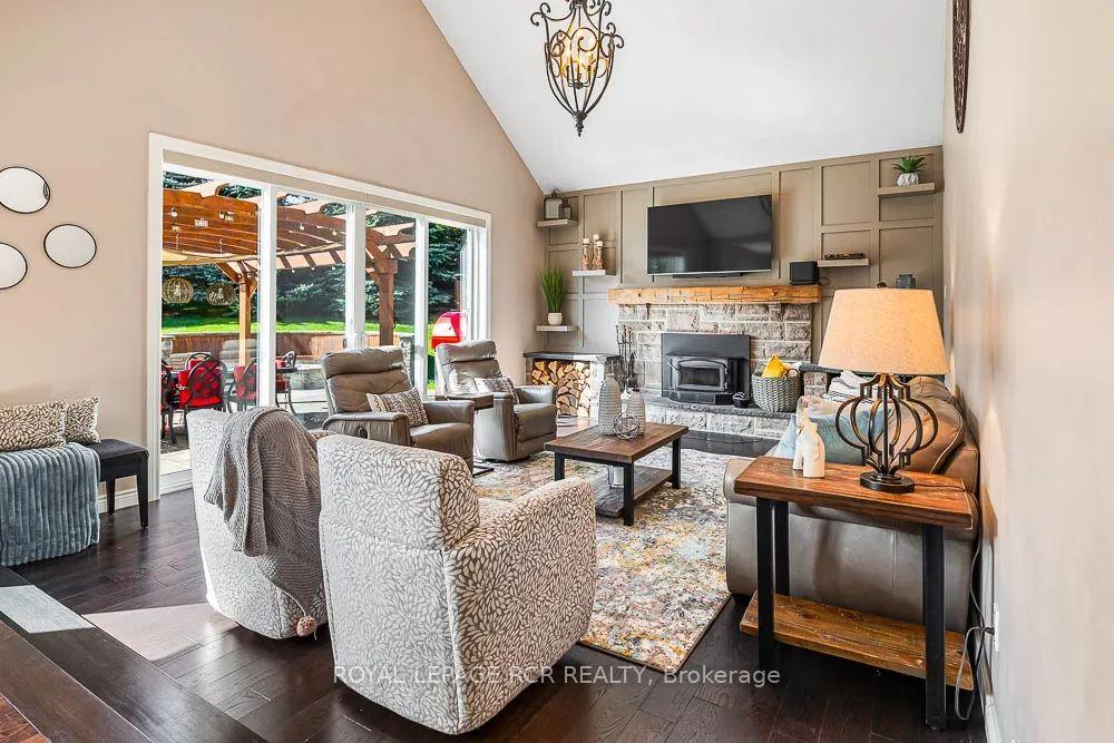 









17882


Horseshoe Hill

Road,
Caledon,




ON
L7K 2B1

