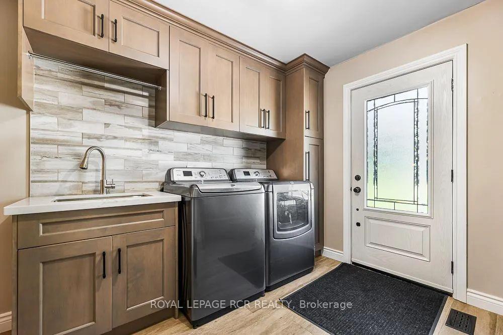 









17882


Horseshoe Hill

Road,
Caledon,




ON
L7K 2B1

