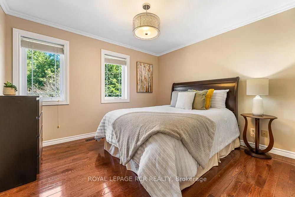 









17882


Horseshoe Hill

Road,
Caledon,




ON
L7K 2B1

