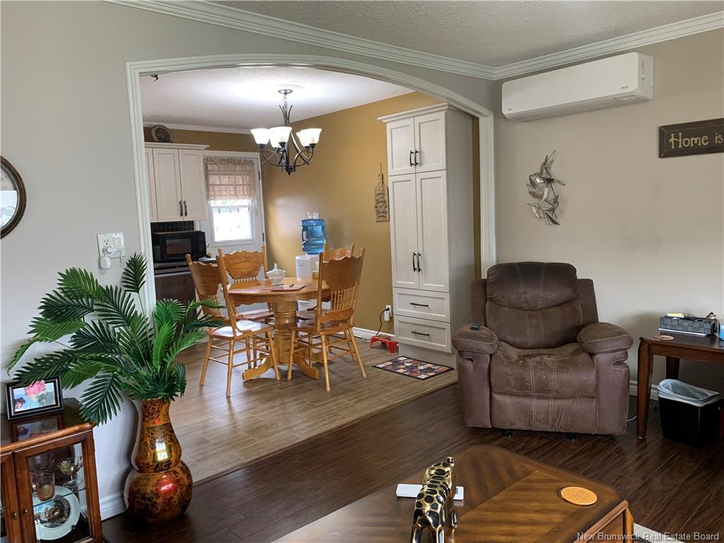 









4


Pine

,
Campbellton,




NB
E3N 3M5

