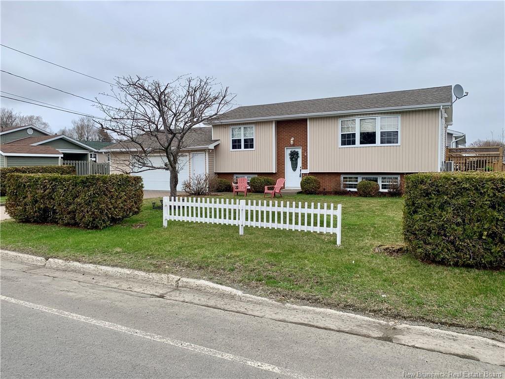 









4


Pine

,
Campbellton,




NB
E3N 3M5

