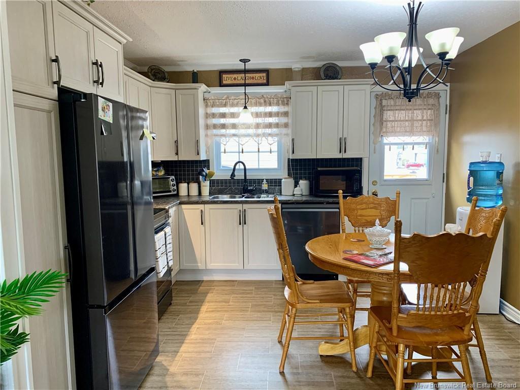 









4


Pine

,
Campbellton,




NB
E3N 3M5

