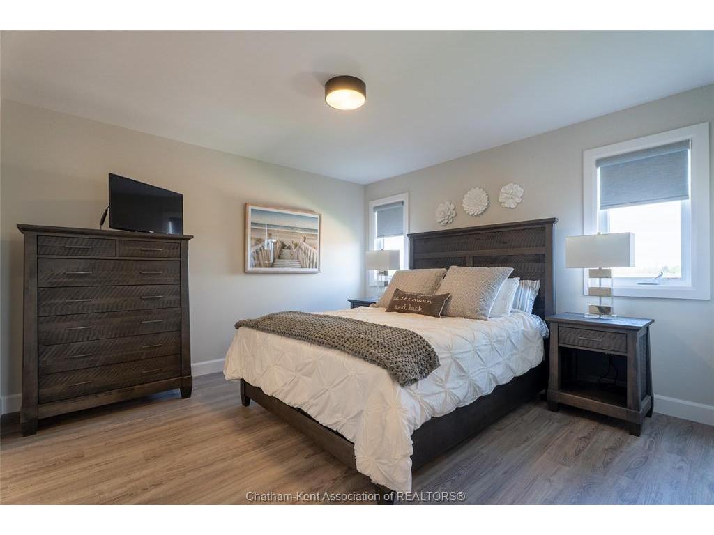 









17


Baffin

Way,
Chatham,




ON
N7L 0C4

