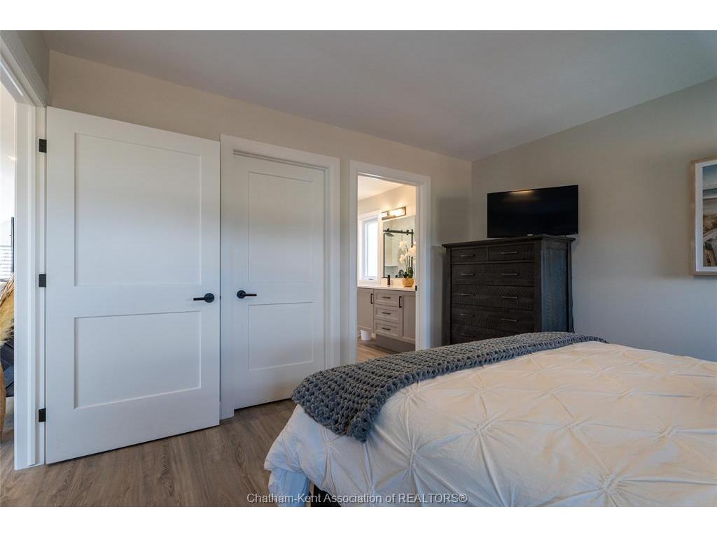 









17


Baffin

Way,
Chatham,




ON
N7L 0C4

