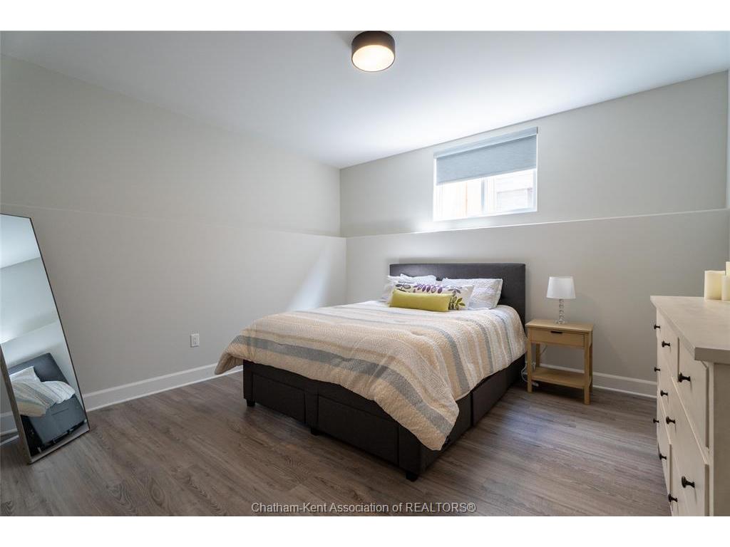 









17


Baffin

Way,
Chatham,




ON
N7L 0C4


