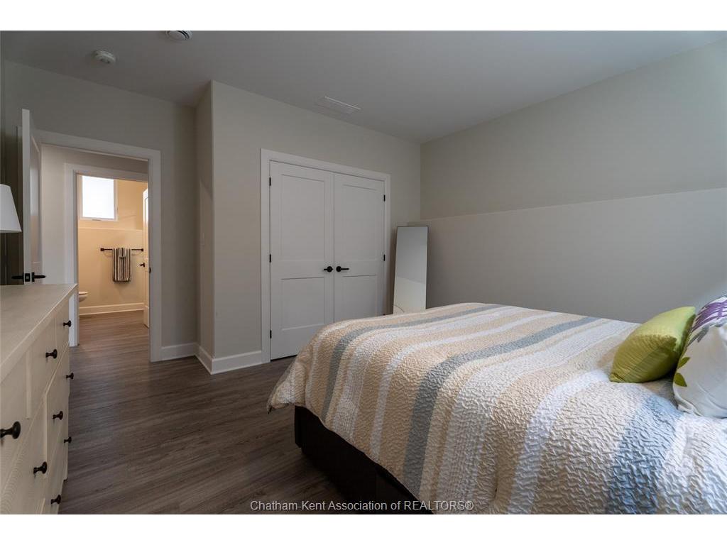 









17


Baffin

Way,
Chatham,




ON
N7L 0C4

