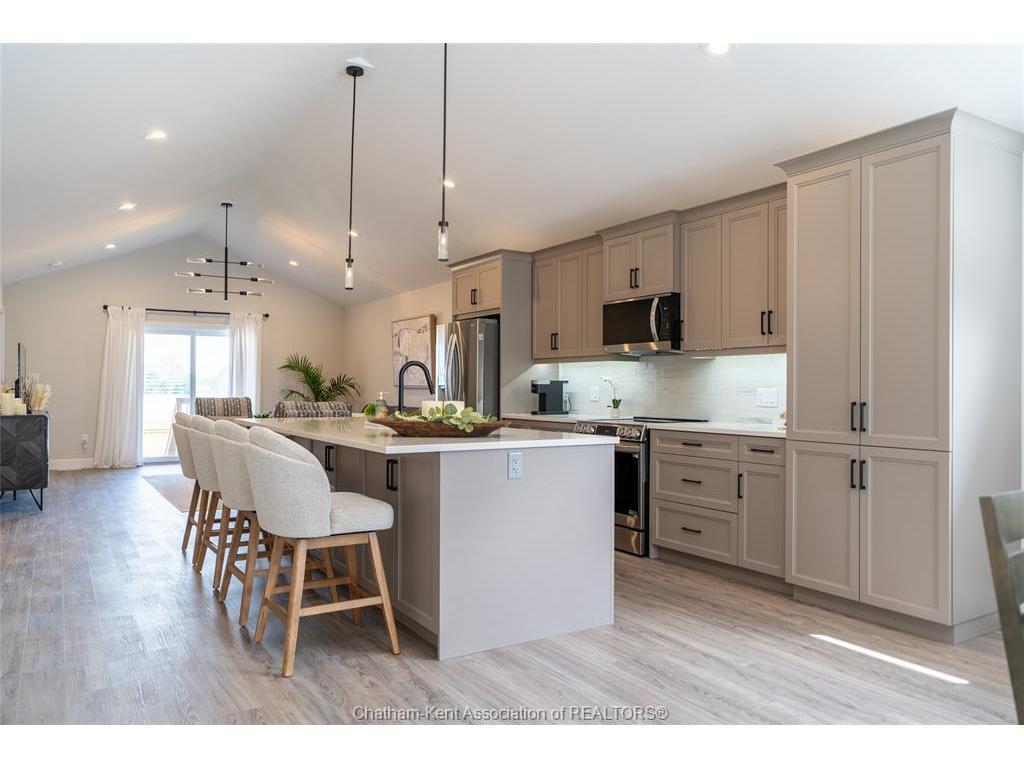 









17


Baffin

Way,
Chatham,




ON
N7L 0C4

