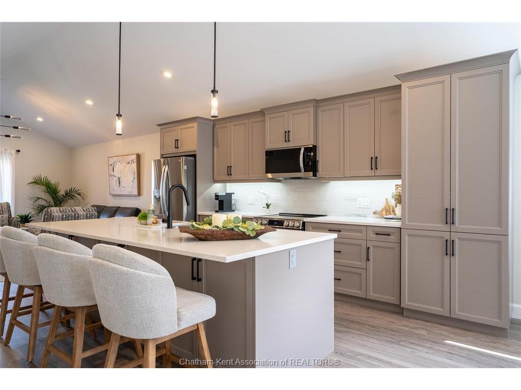









17


Baffin

Way,
Chatham,




ON
N7L 0C4

