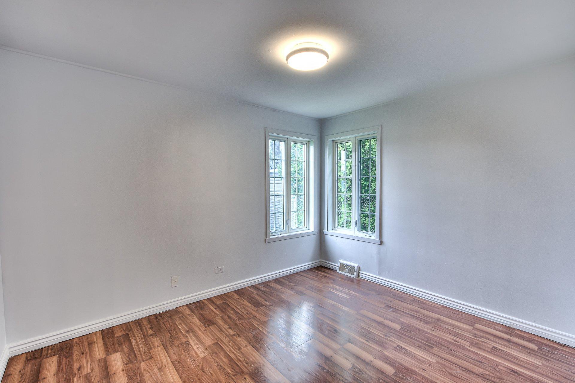 









23


Rue Bertrand

,
Sainte-Thérèse,




QC
J7E2Z5

