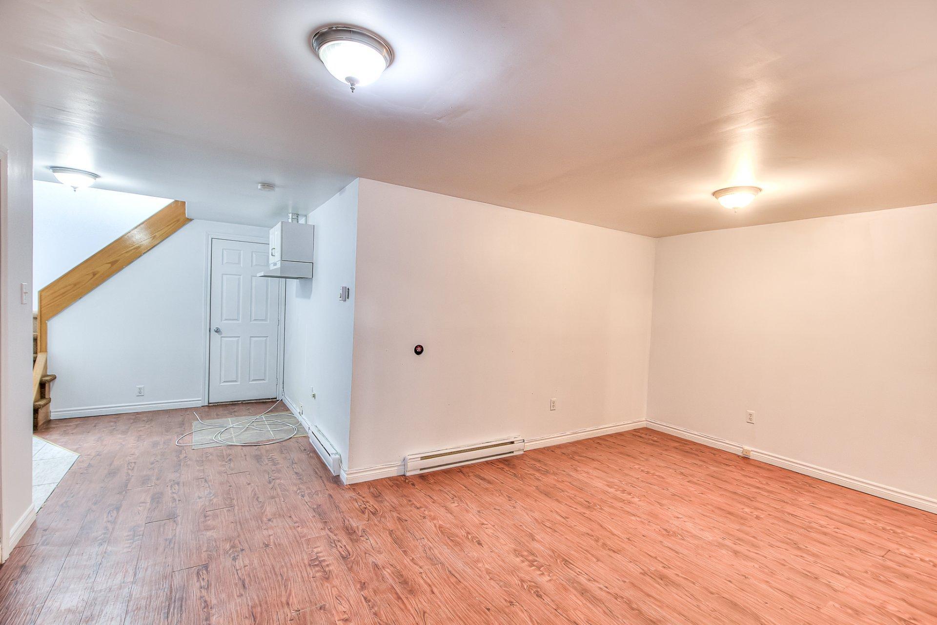 









23


Rue Bertrand

,
Sainte-Thérèse,




QC
J7E2Z5


