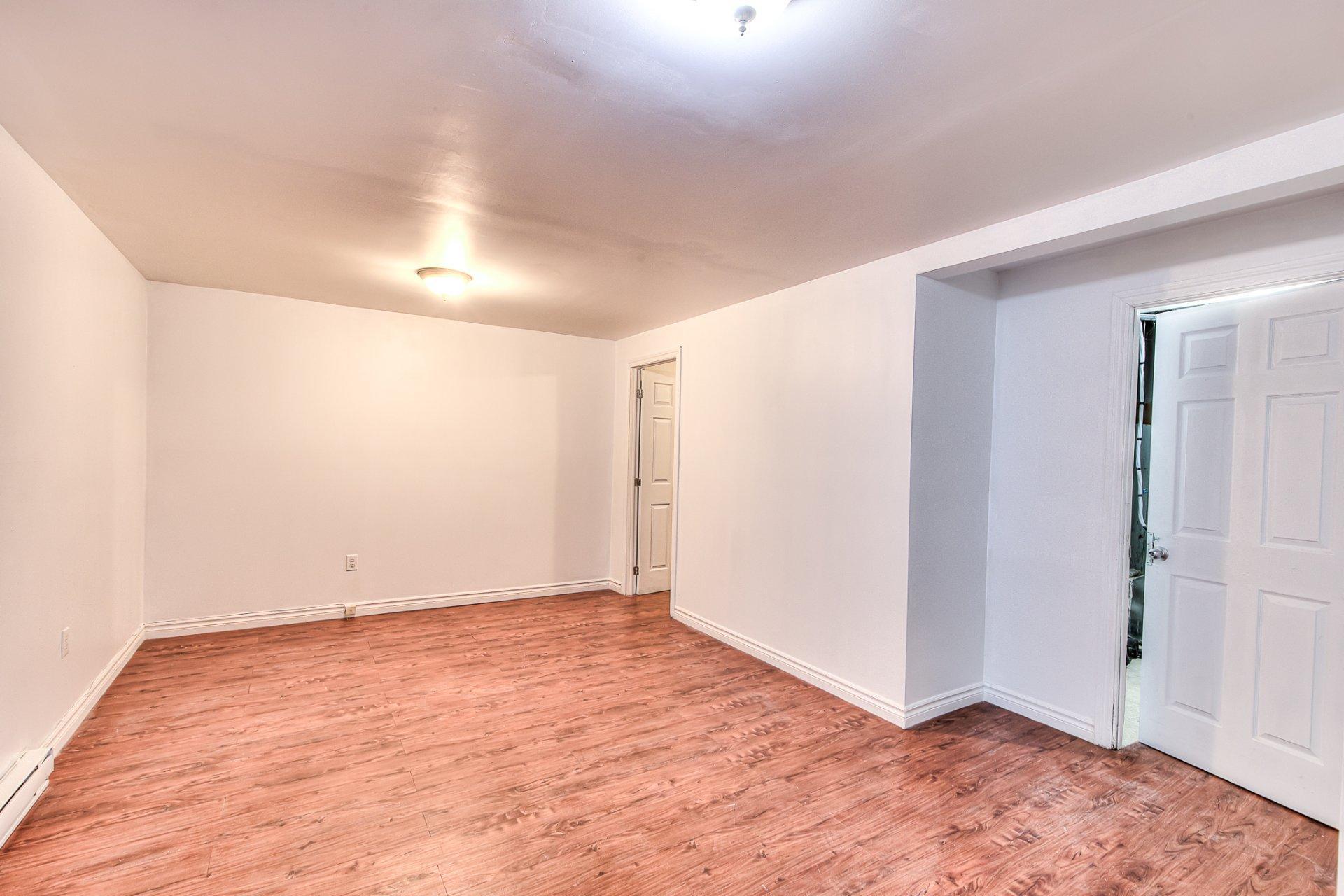 









23


Rue Bertrand

,
Sainte-Thérèse,




QC
J7E2Z5


