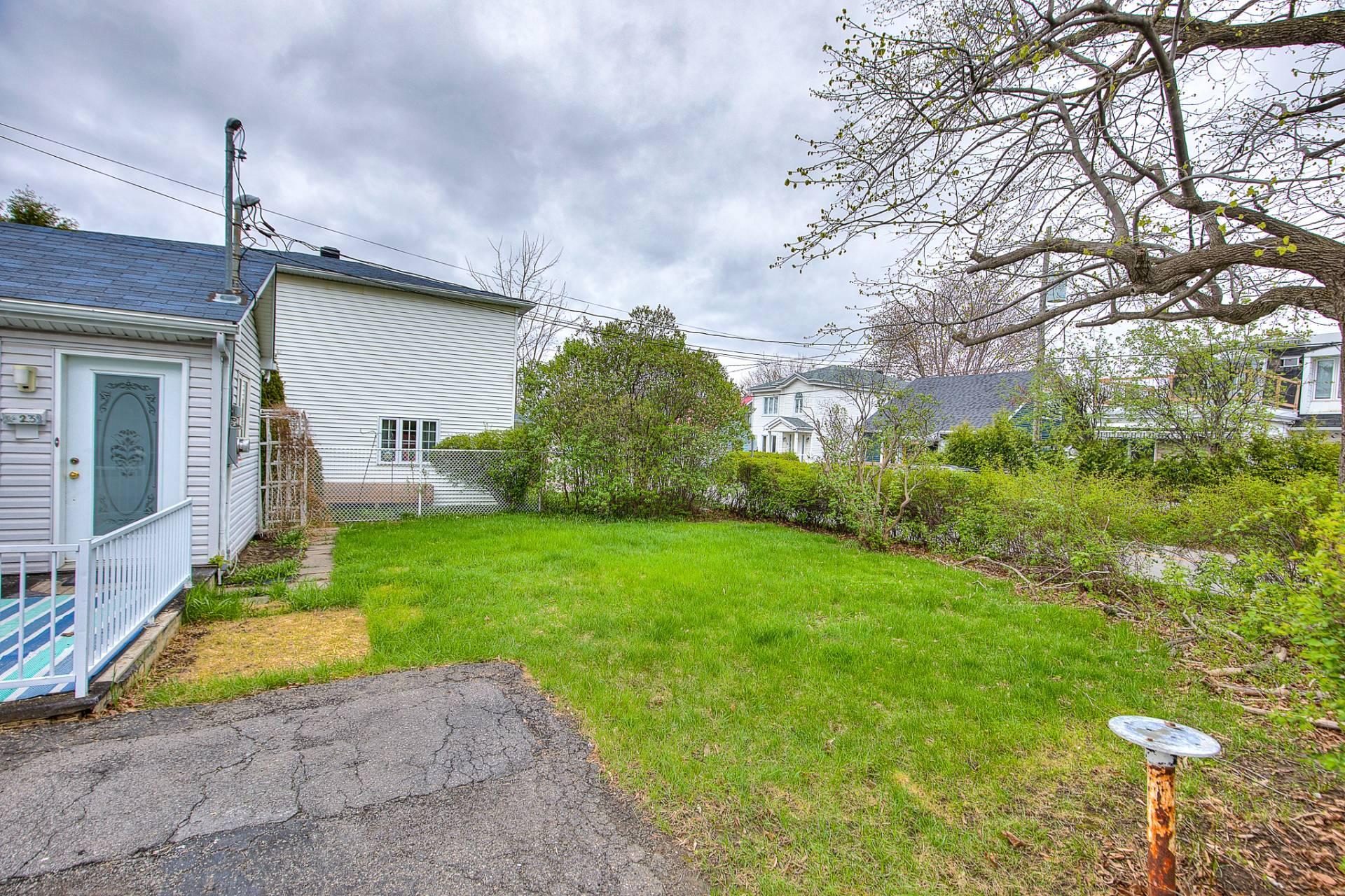 









23


Rue Bertrand

,
Sainte-Thérèse,




QC
J7E2Z5

