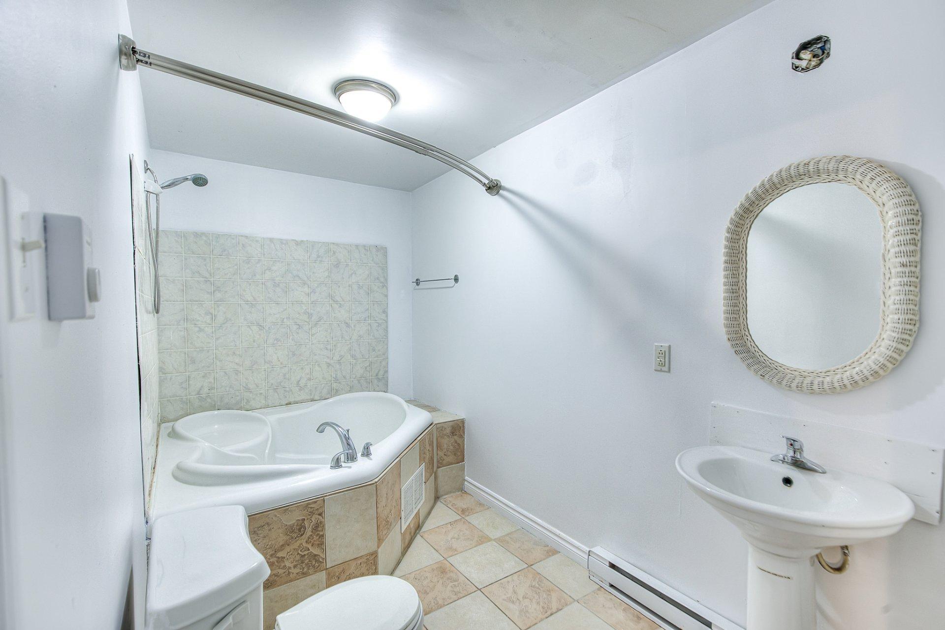 









23


Rue Bertrand

,
Sainte-Thérèse,




QC
J7E2Z5

