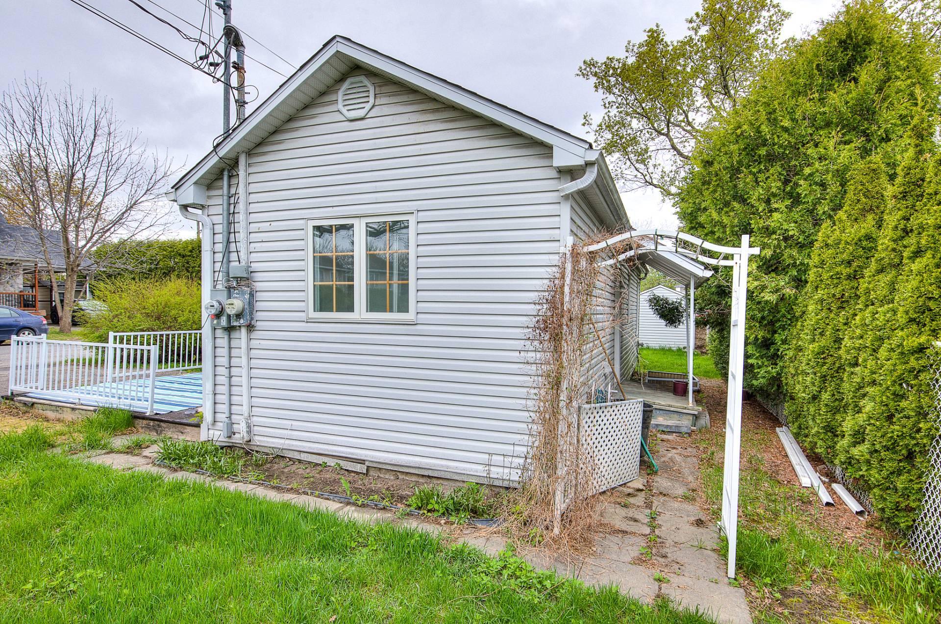 









23


Rue Bertrand

,
Sainte-Thérèse,




QC
J7E2Z5

