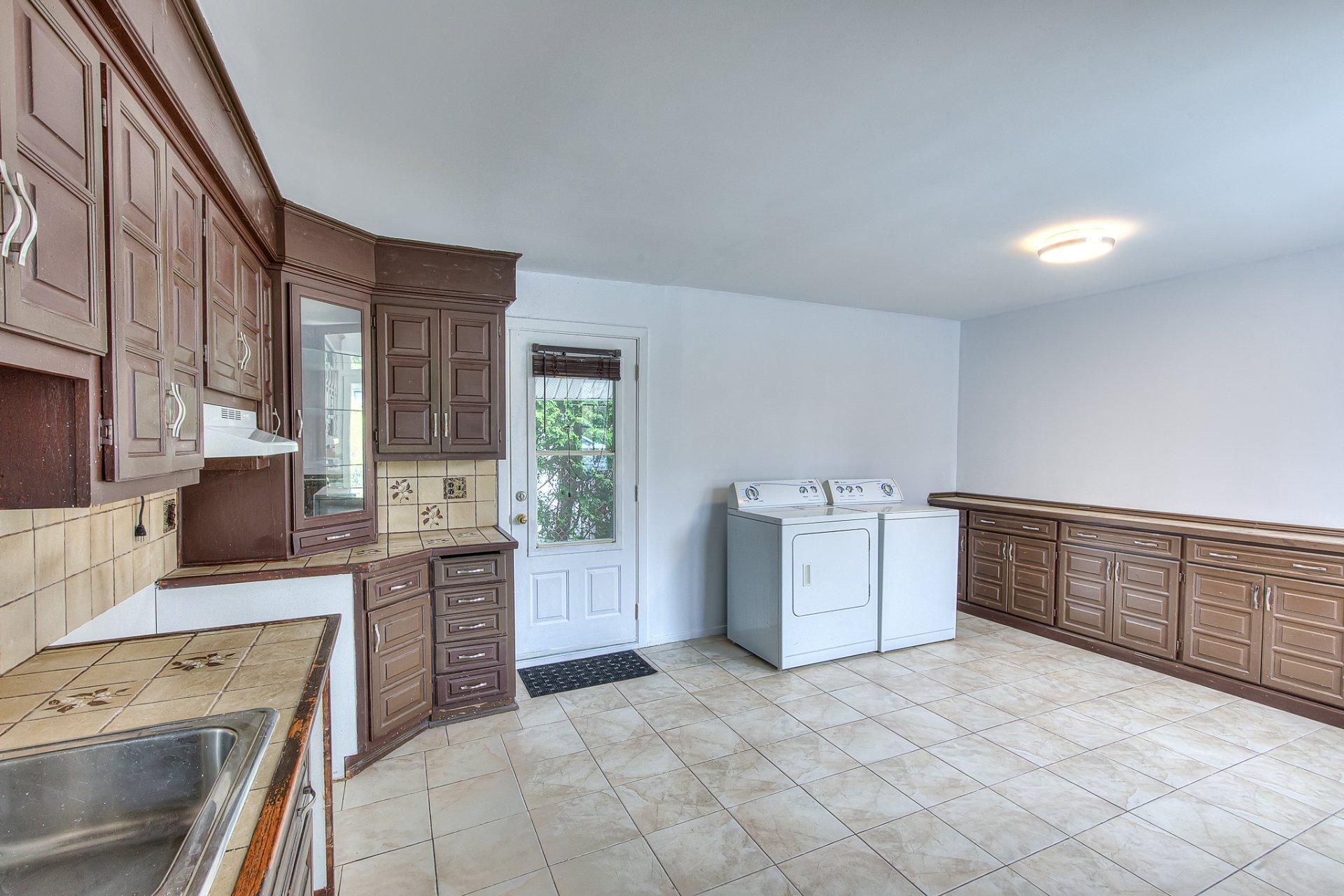 









23


Rue Bertrand

,
Sainte-Thérèse,




QC
J7E2Z5


