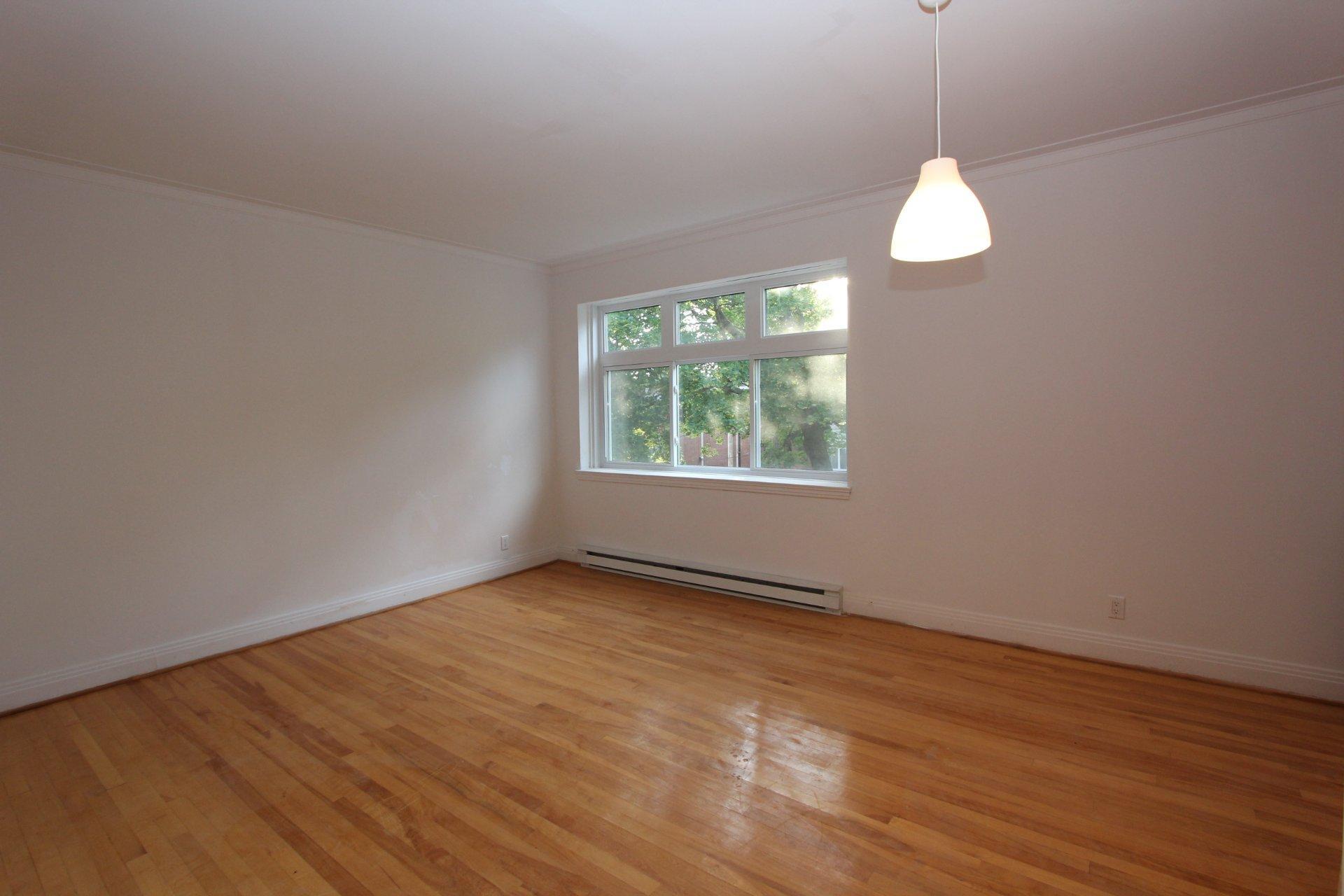 









4994


Rue Fulton

,
Montréal (Côte-des-Neiges/Notre-Dame-de-Grâce),




QC
H3W1V4

