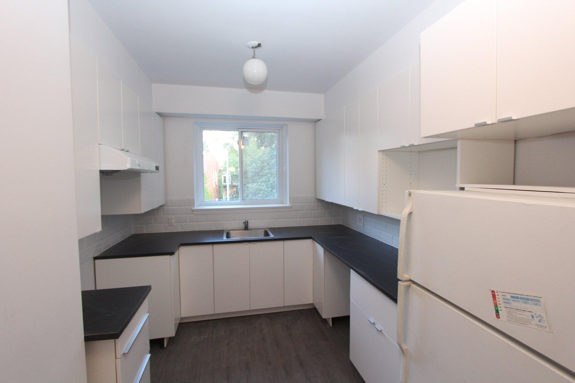 









4994


Rue Fulton

,
Montréal (Côte-des-Neiges/Notre-Dame-de-Grâce),




QC
H3W1V4

