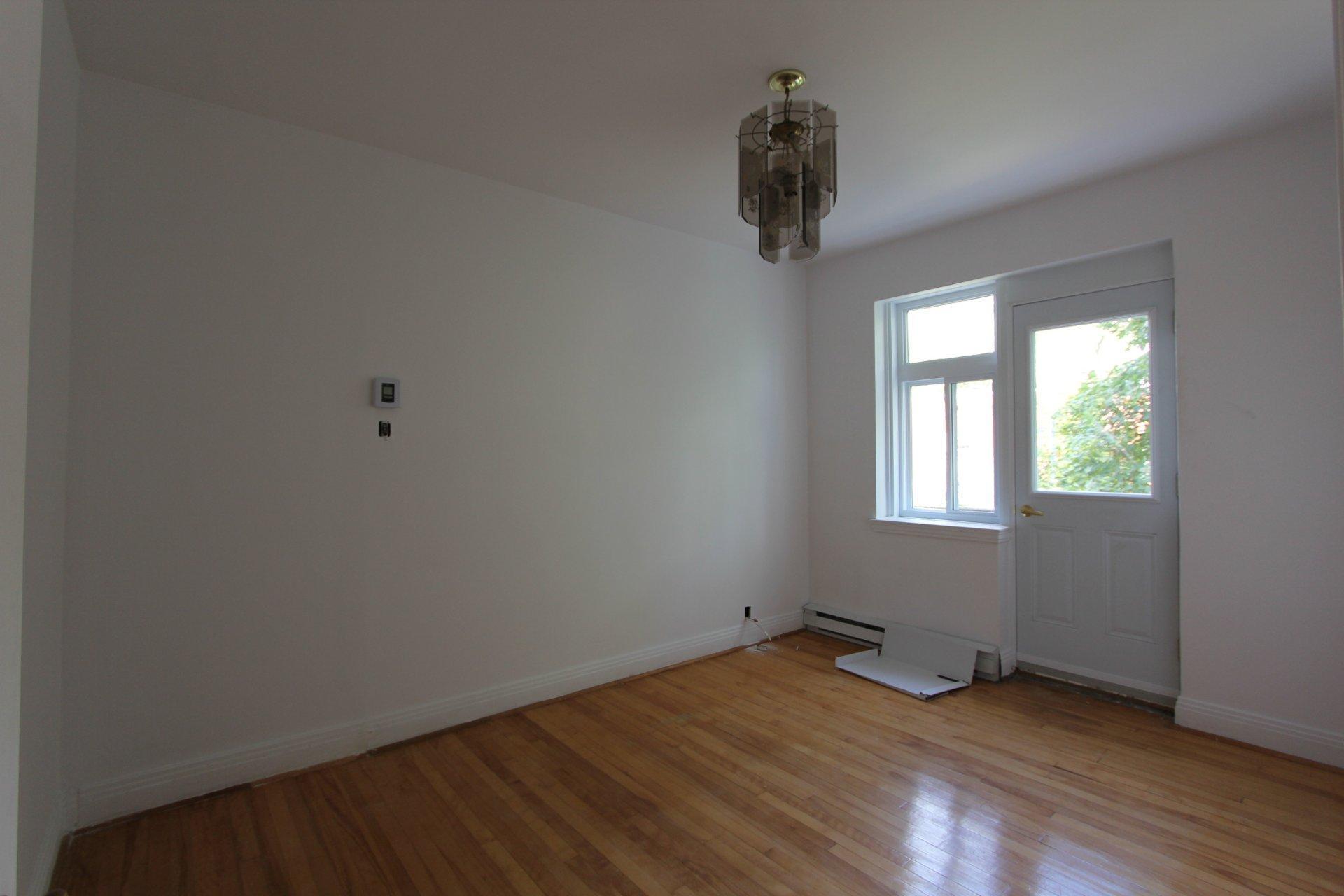 









4994


Rue Fulton

,
Montréal (Côte-des-Neiges/Notre-Dame-de-Grâce),




QC
H3W1V4

