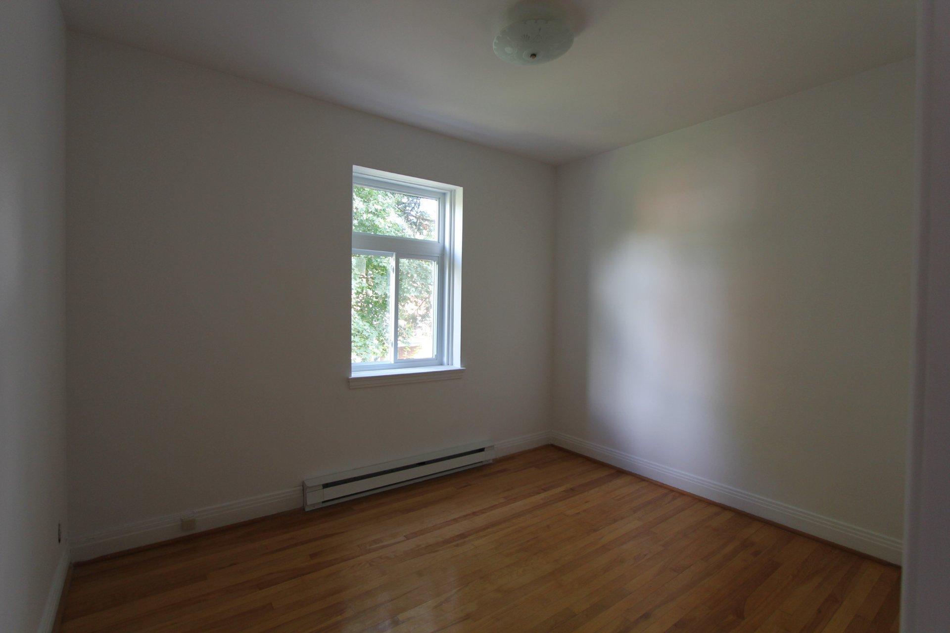 









4994


Rue Fulton

,
Montréal (Côte-des-Neiges/Notre-Dame-de-Grâce),




QC
H3W1V4

