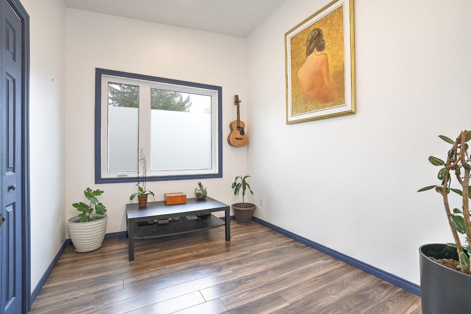 









12483


Rue Granger

,
Montréal (Pierrefonds-Roxboro),




QC
H8Z1V4

