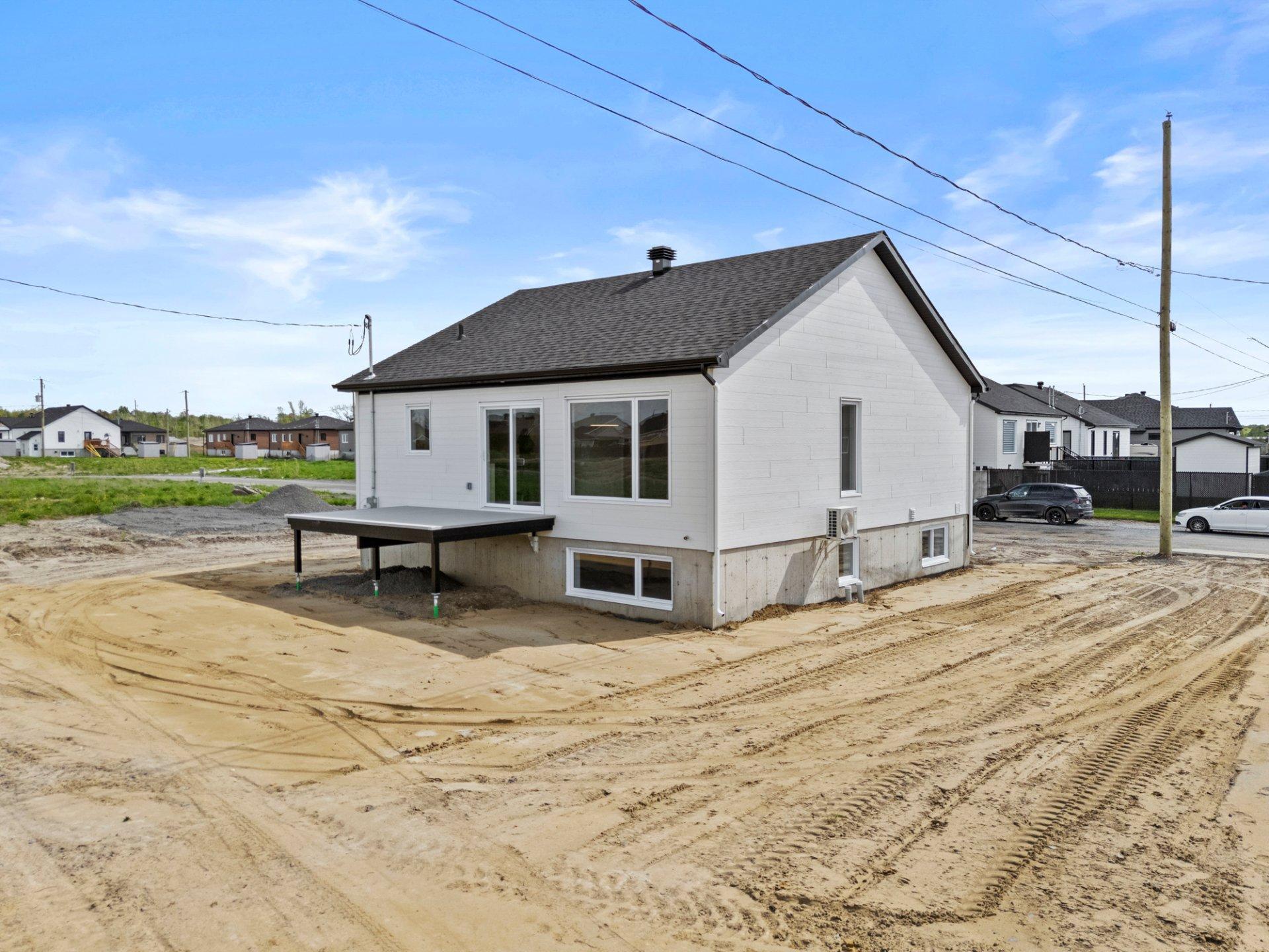 









1000


Rue du Reliquaire

,
Drummondville,




QC
J2B8Z7

