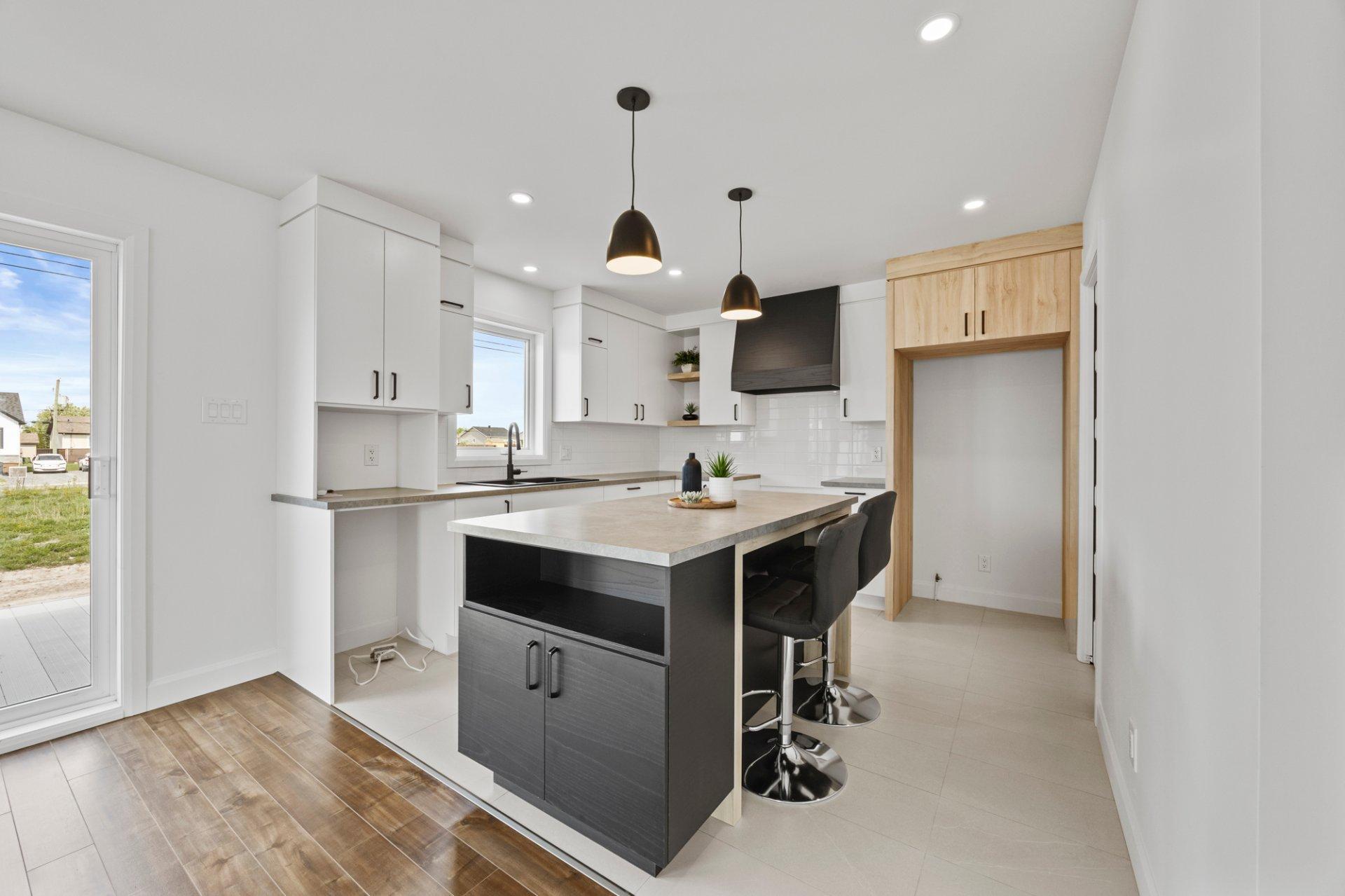 









1000


Rue du Reliquaire

,
Drummondville,




QC
J2B8Z7


