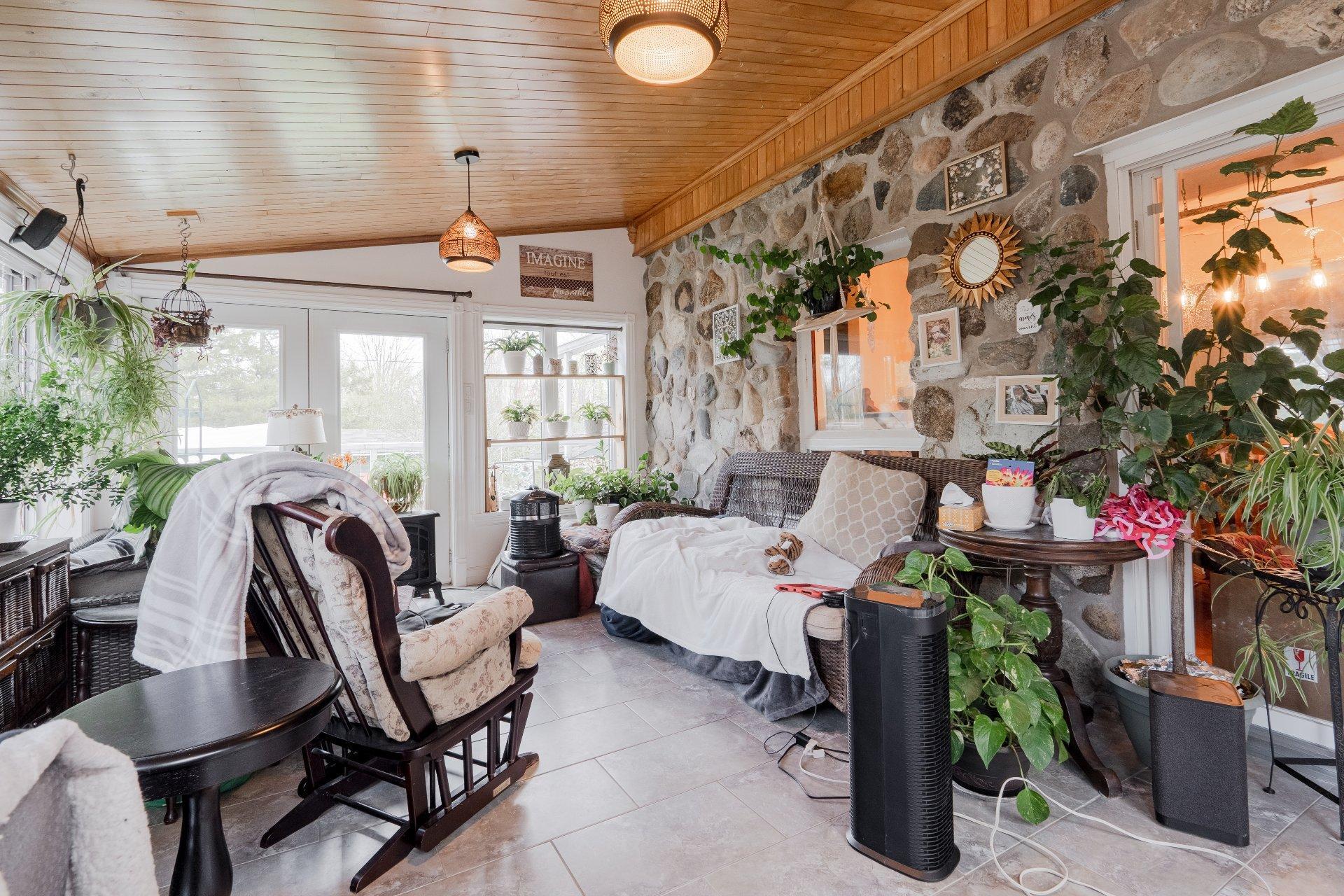 









110


Rue Custeau

,
Magog,




QC
J1X3W5

