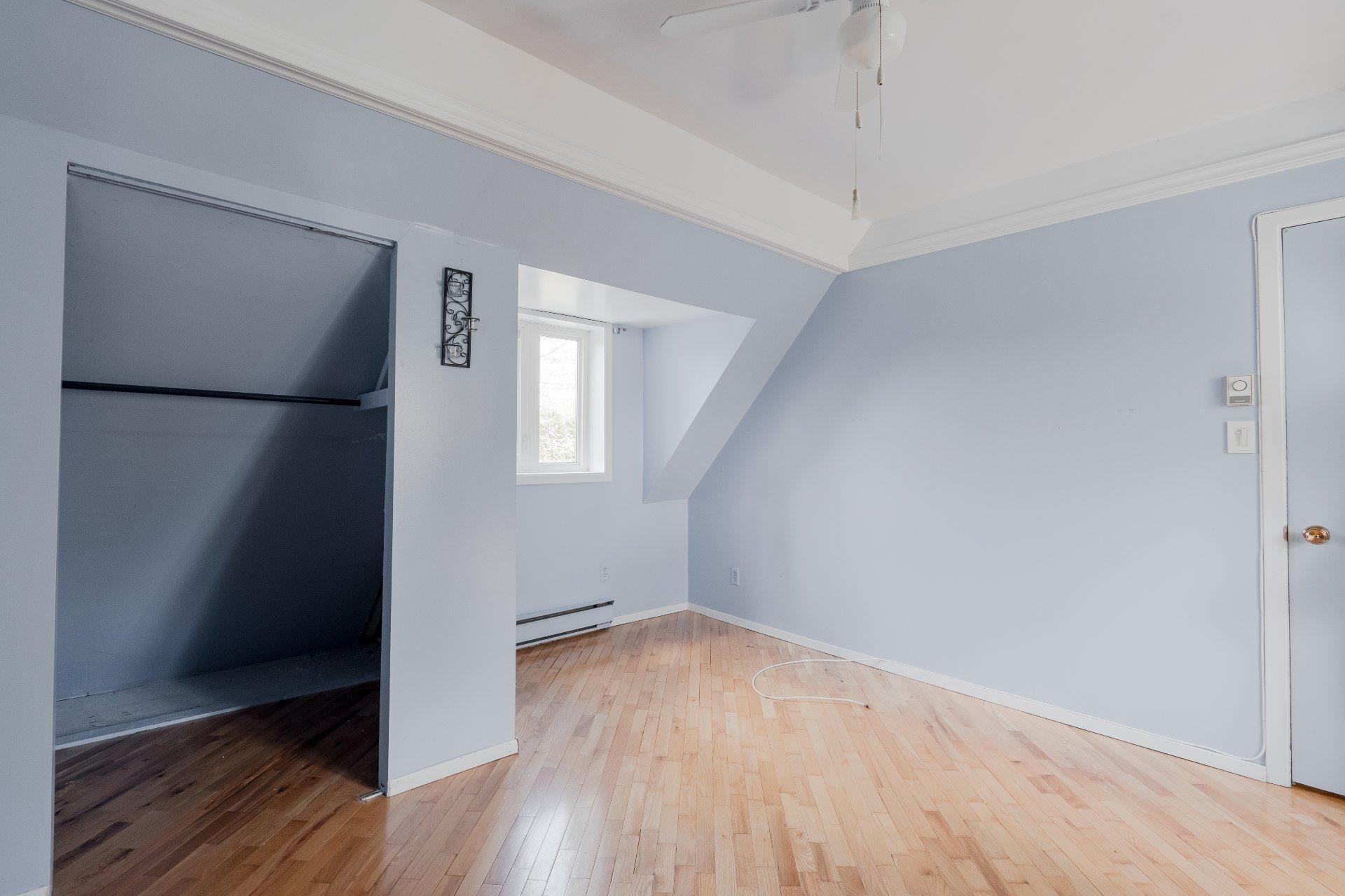 









110


Rue Custeau

,
Magog,




QC
J1X3W5

