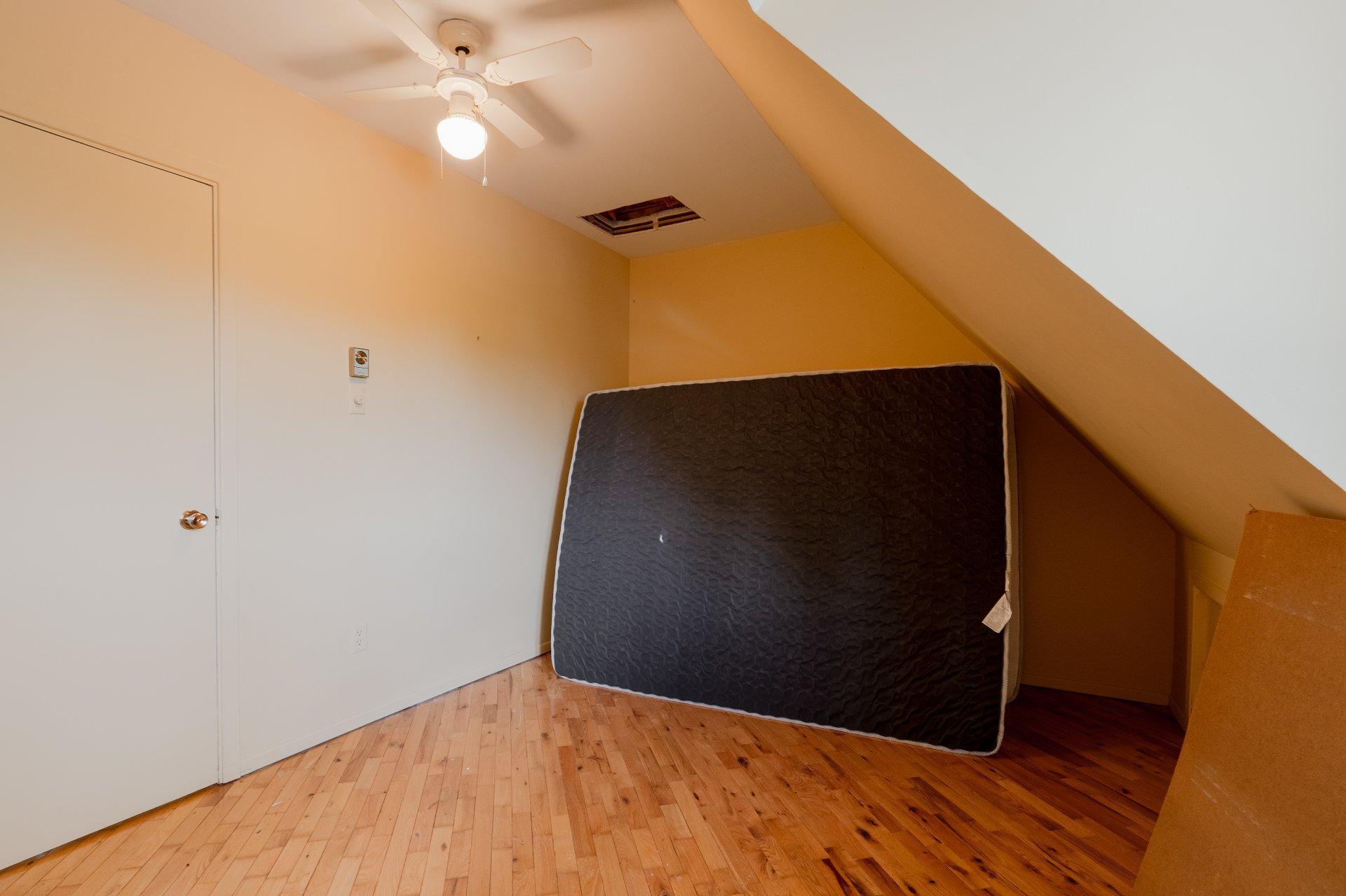 









110


Rue Custeau

,
Magog,




QC
J1X3W5

