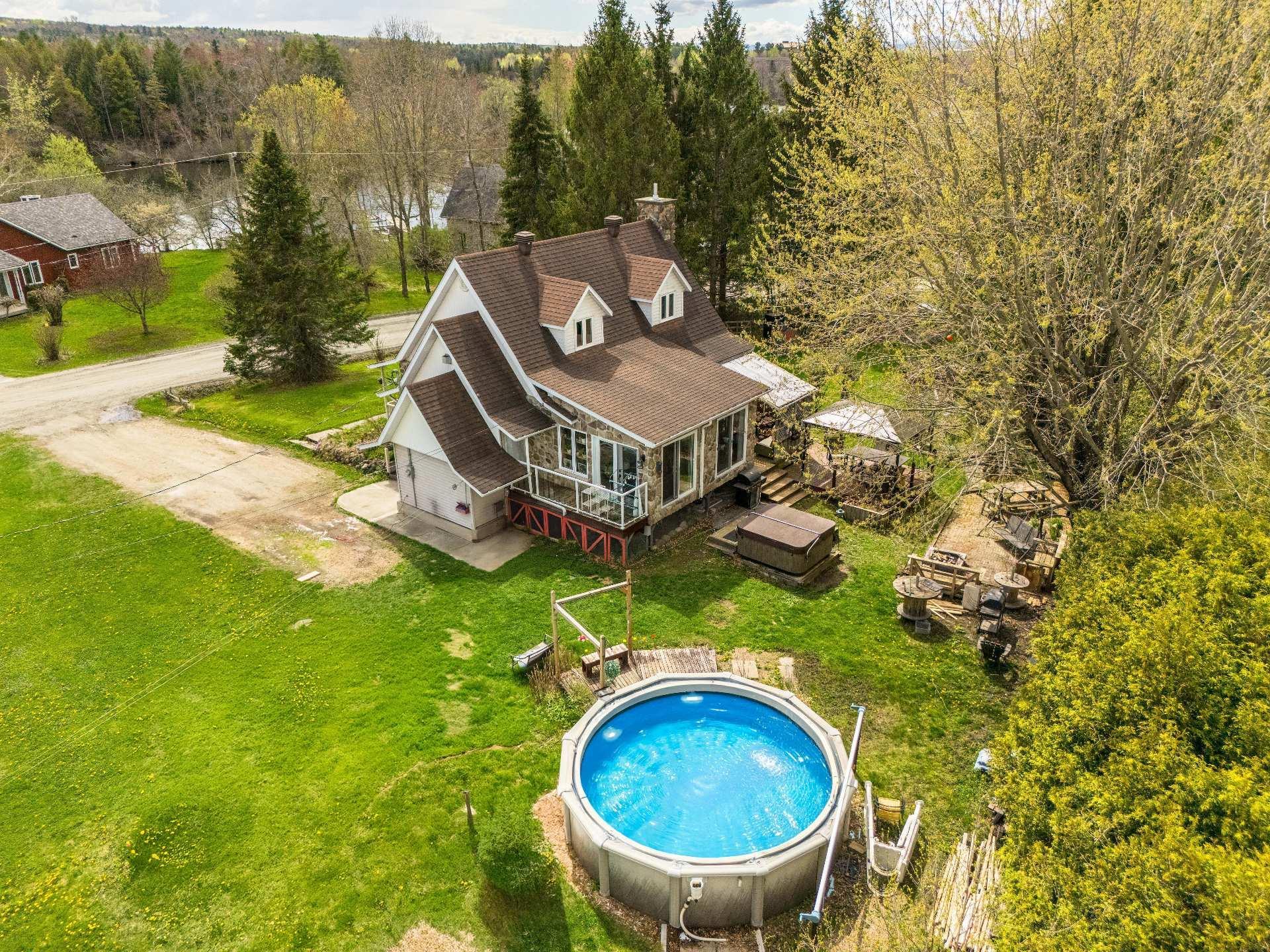 









110


Rue Custeau

,
Magog,




QC
J1X3W5

