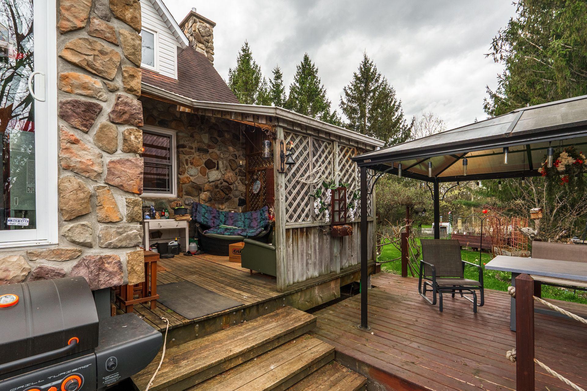 









110


Rue Custeau

,
Magog,




QC
J1X3W5

