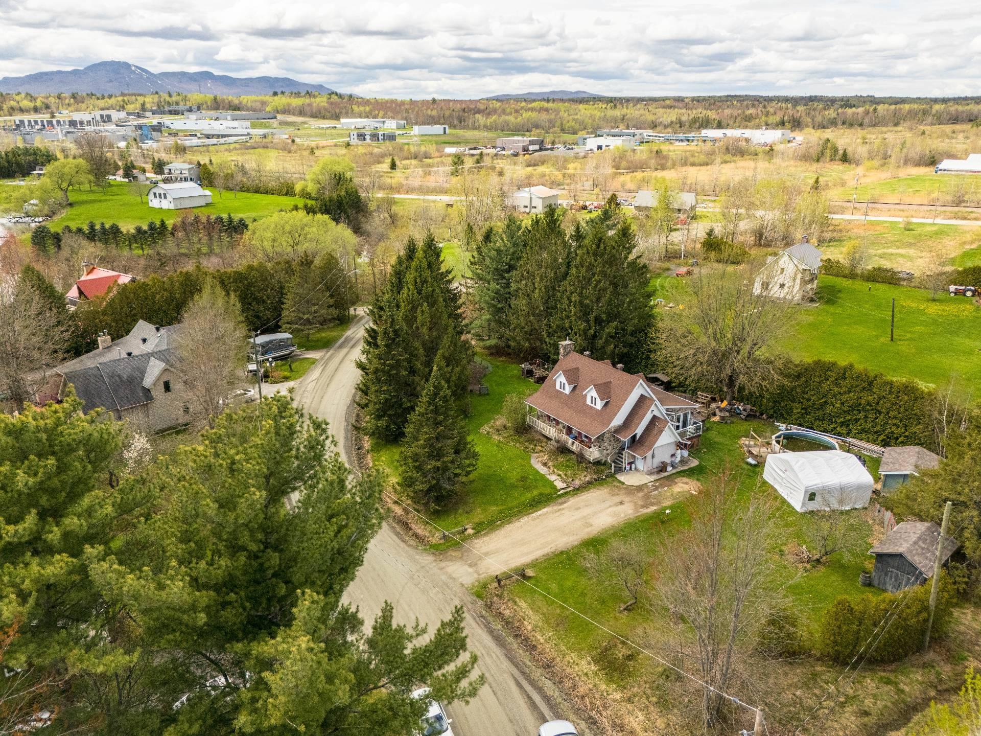 









110


Rue Custeau

,
Magog,




QC
J1X3W5

