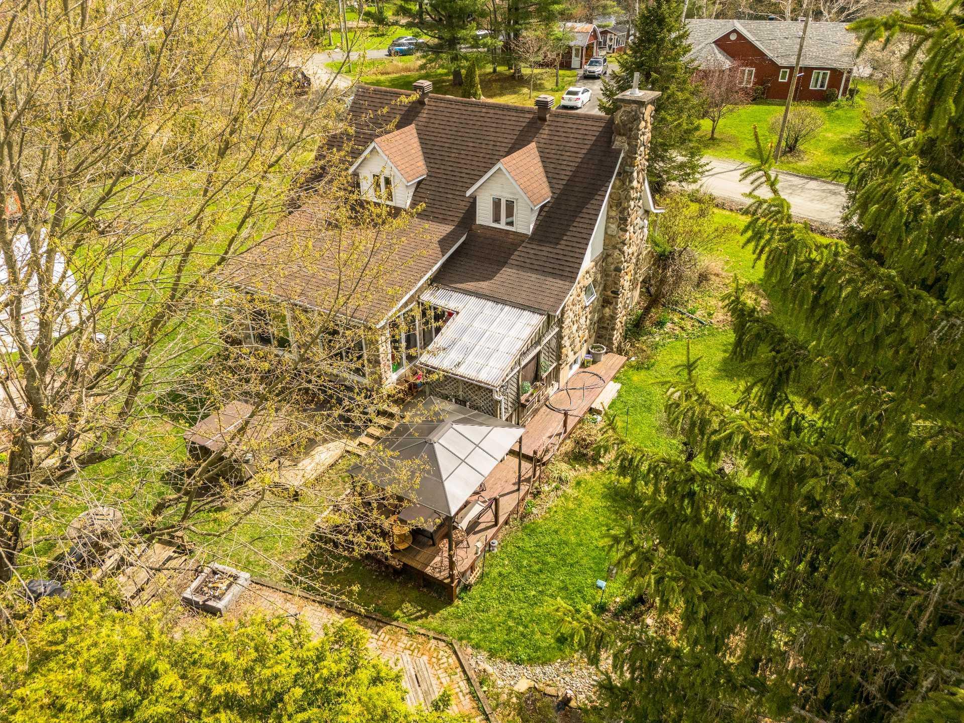 









110


Rue Custeau

,
Magog,




QC
J1X3W5

