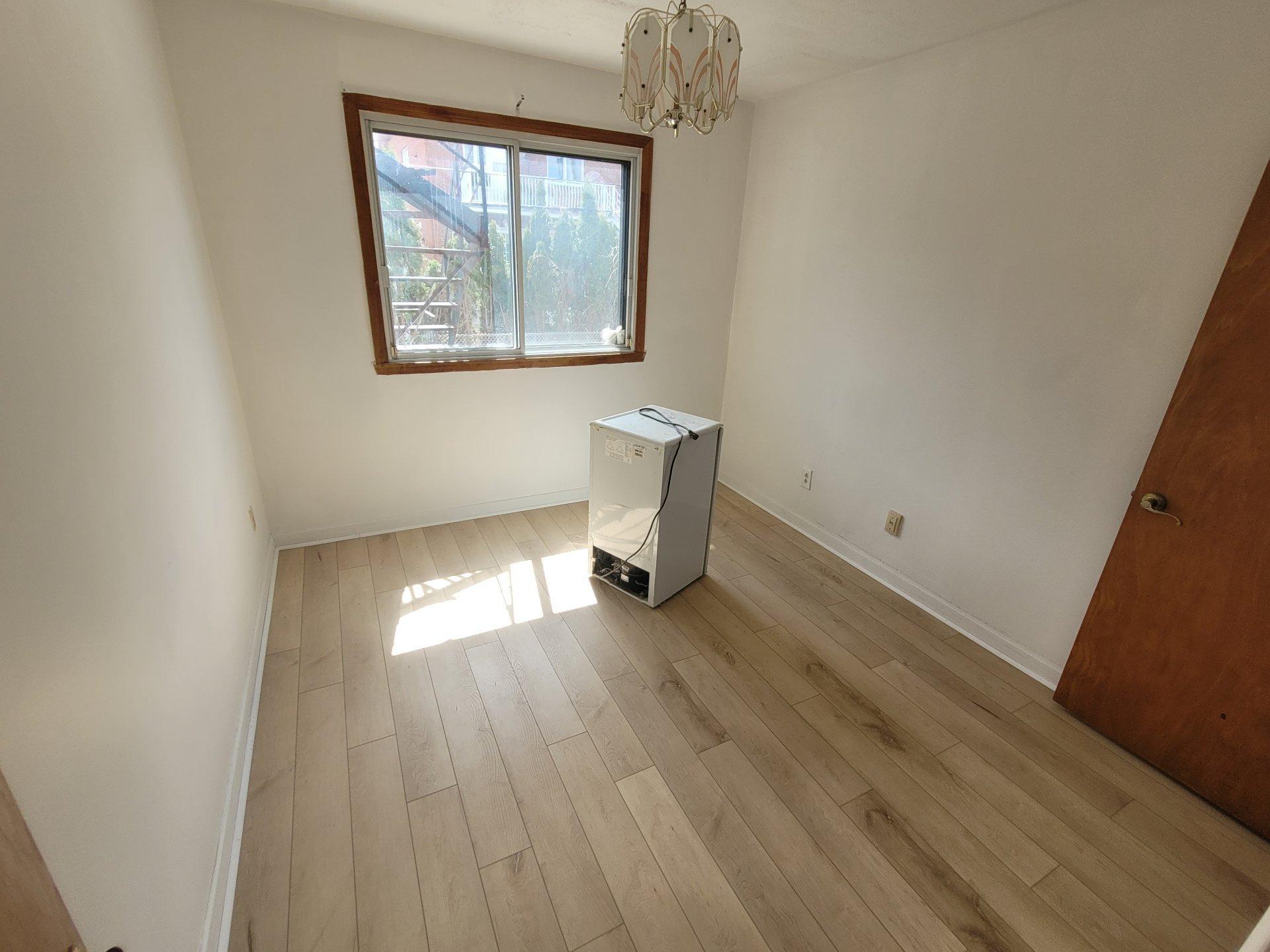









5352


Rue Marquis

,
Montréal (Saint-Léonard),




QC
H1R1N8

