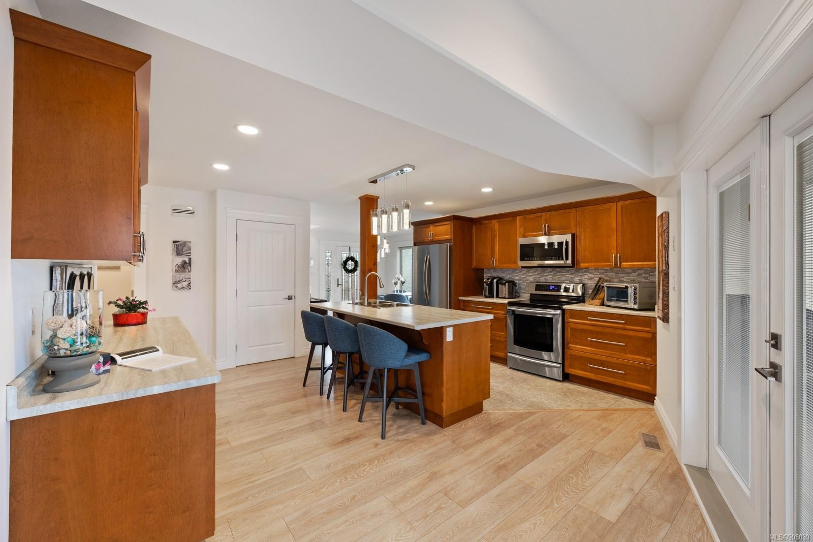









1940


19th

Ave,
Campbell River,




BC
V9W 4M7

