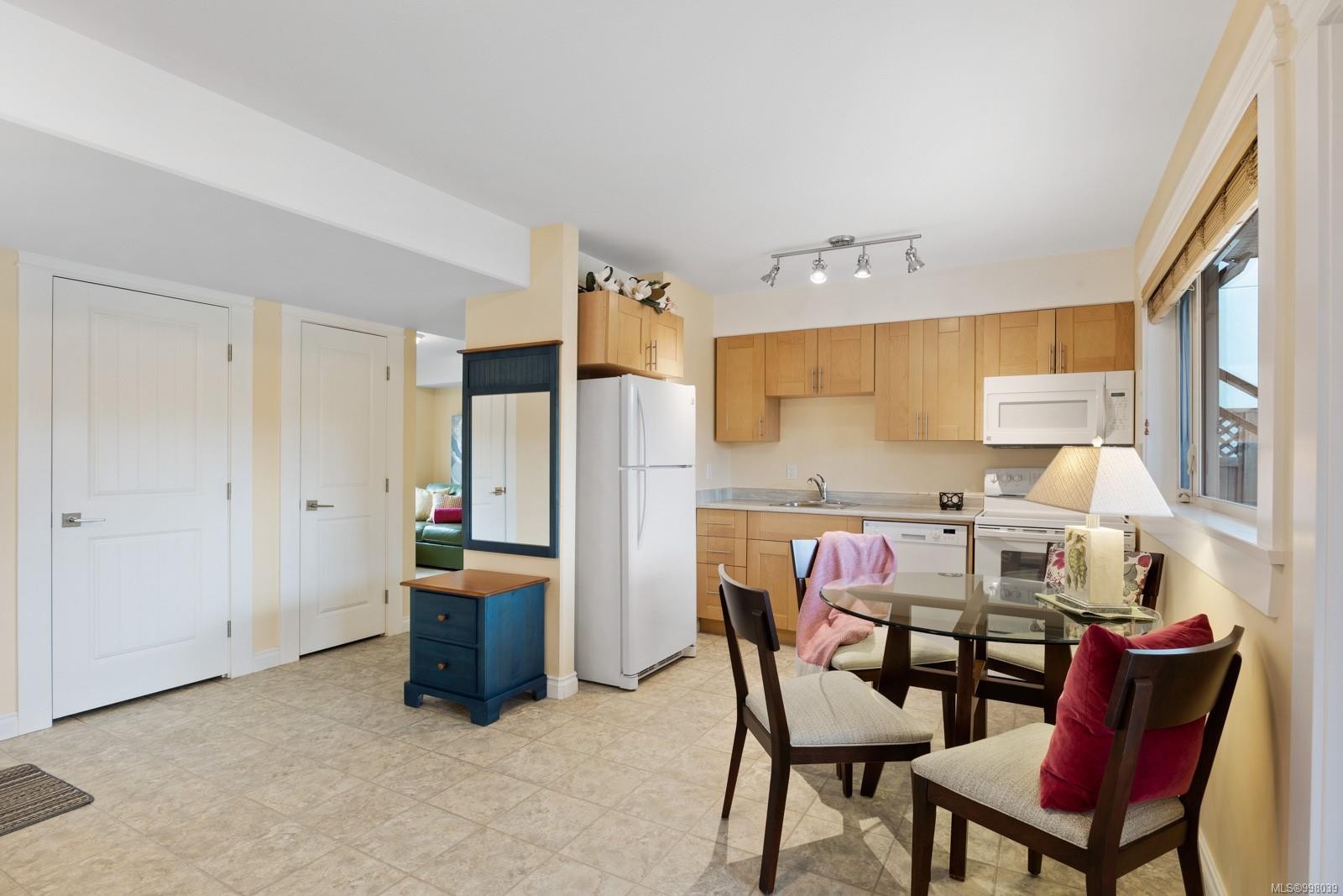 









1940


19th

Ave,
Campbell River,




BC
V9W 4M7

