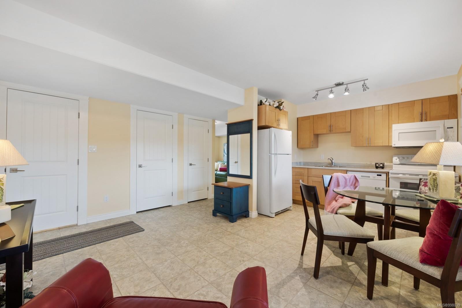 









1940


19th

Ave,
Campbell River,




BC
V9W 4M7

