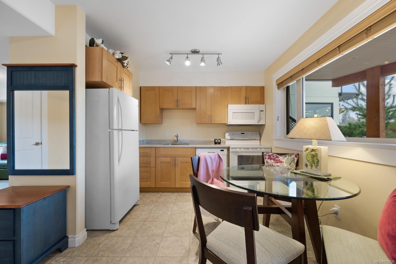 









1940


19th

Ave,
Campbell River,




BC
V9W 4M7

