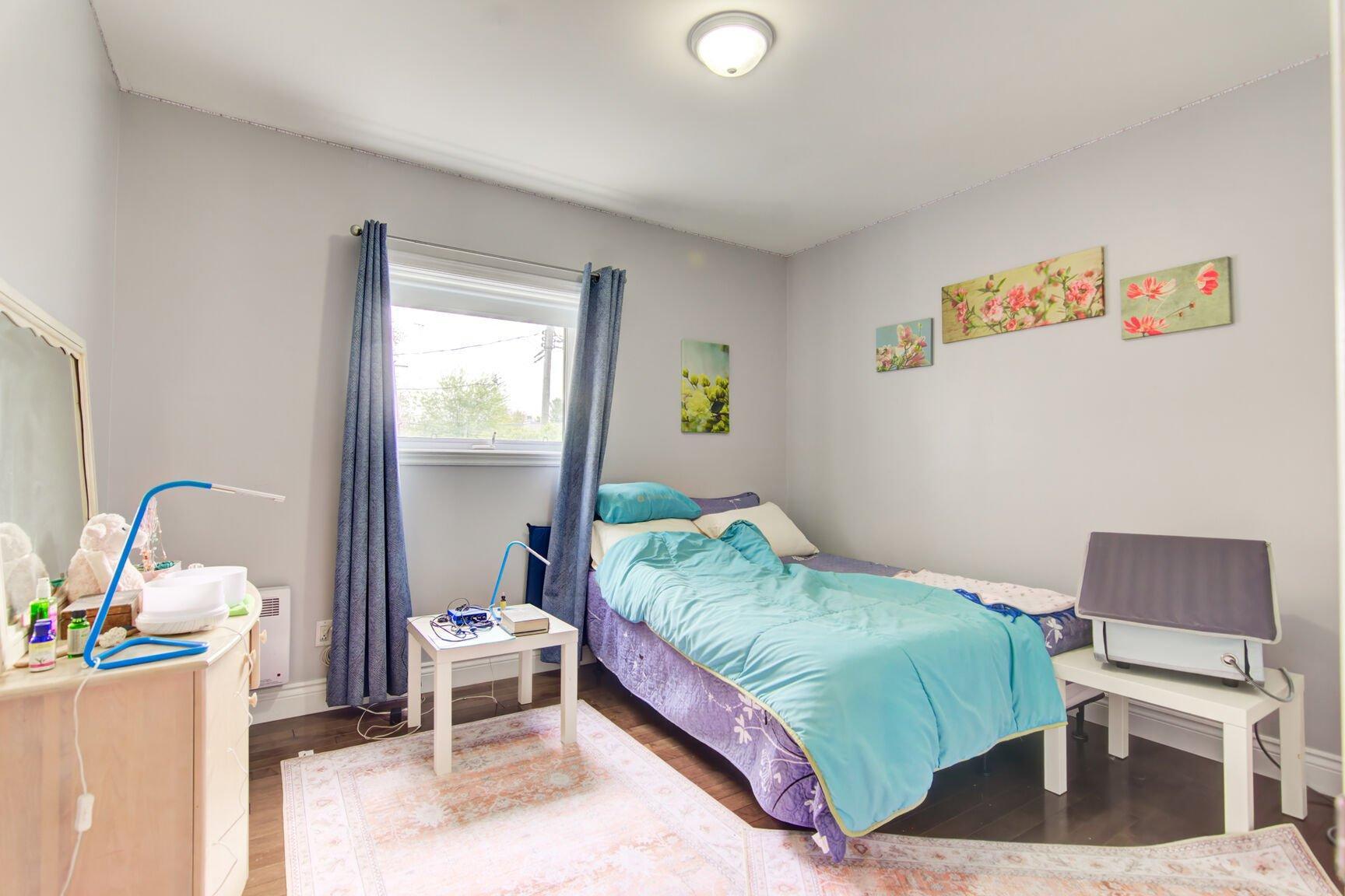 









70


Rue Meunier E.

,
Laval (Pont-Viau),




QC
H7N4J5

