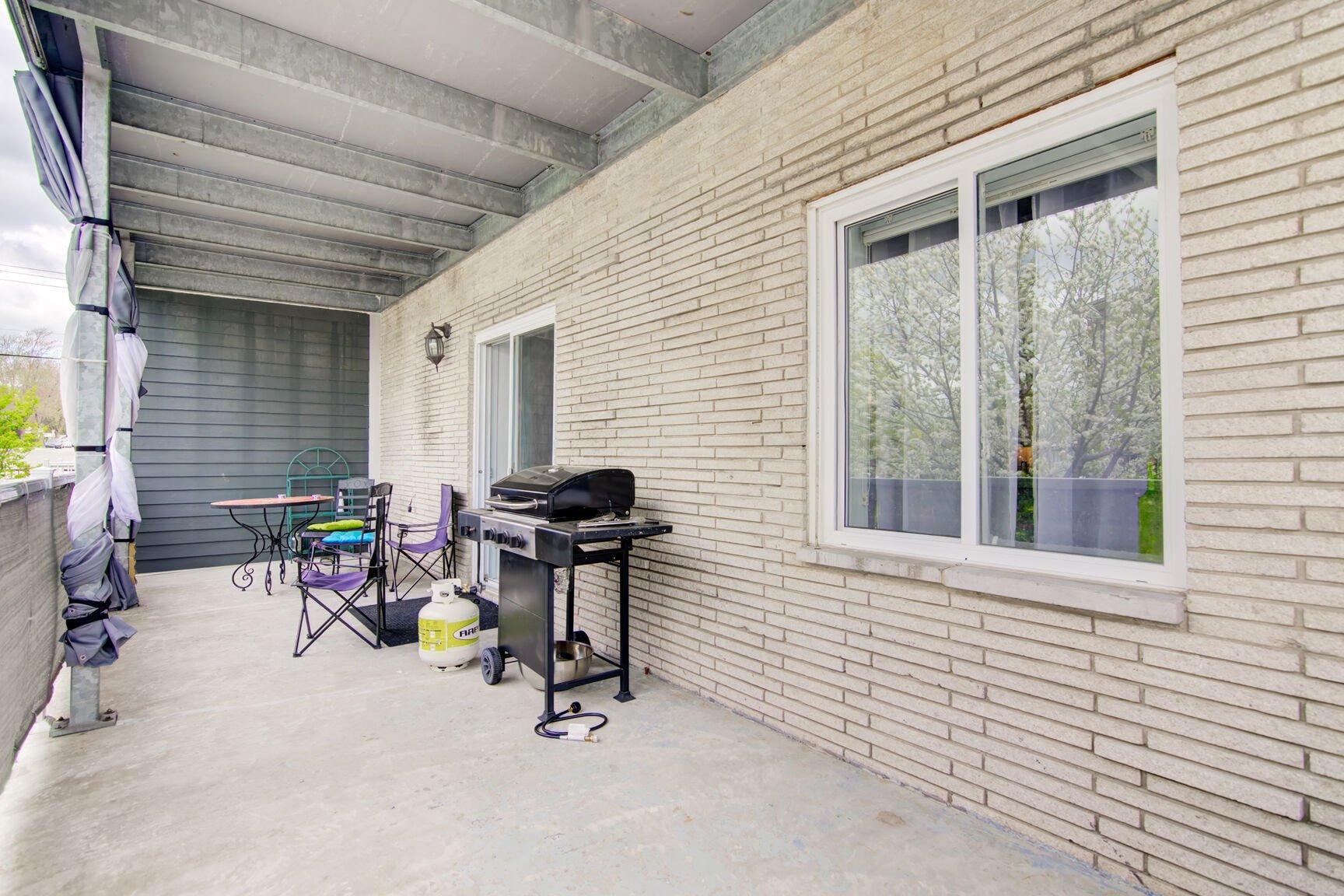 









70


Rue Meunier E.

,
Laval (Pont-Viau),




QC
H7N4J5

