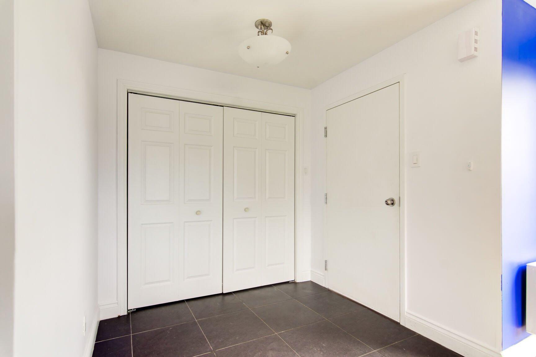 









70


Rue Meunier E.

,
Laval (Pont-Viau),




QC
H7N4J5

