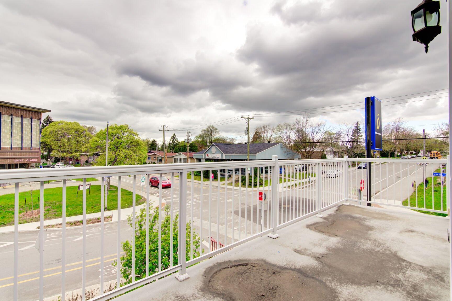 









70


Rue Meunier E.

,
Laval (Pont-Viau),




QC
H7N4J5

