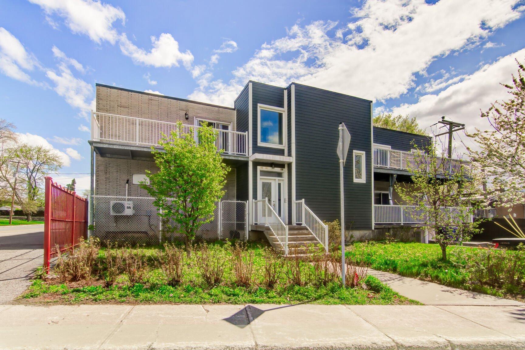 









70


Rue Meunier E.

,
Laval (Pont-Viau),




QC
H7N4J5

