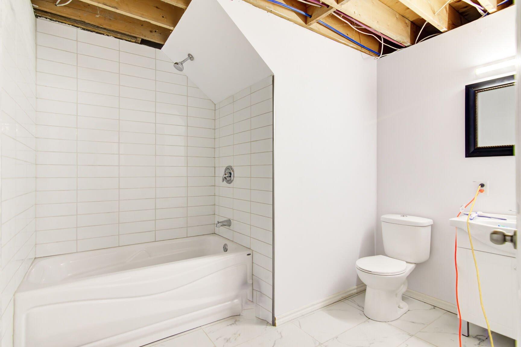 









70


Rue Meunier E.

,
Laval (Pont-Viau),




QC
H7N4J5

