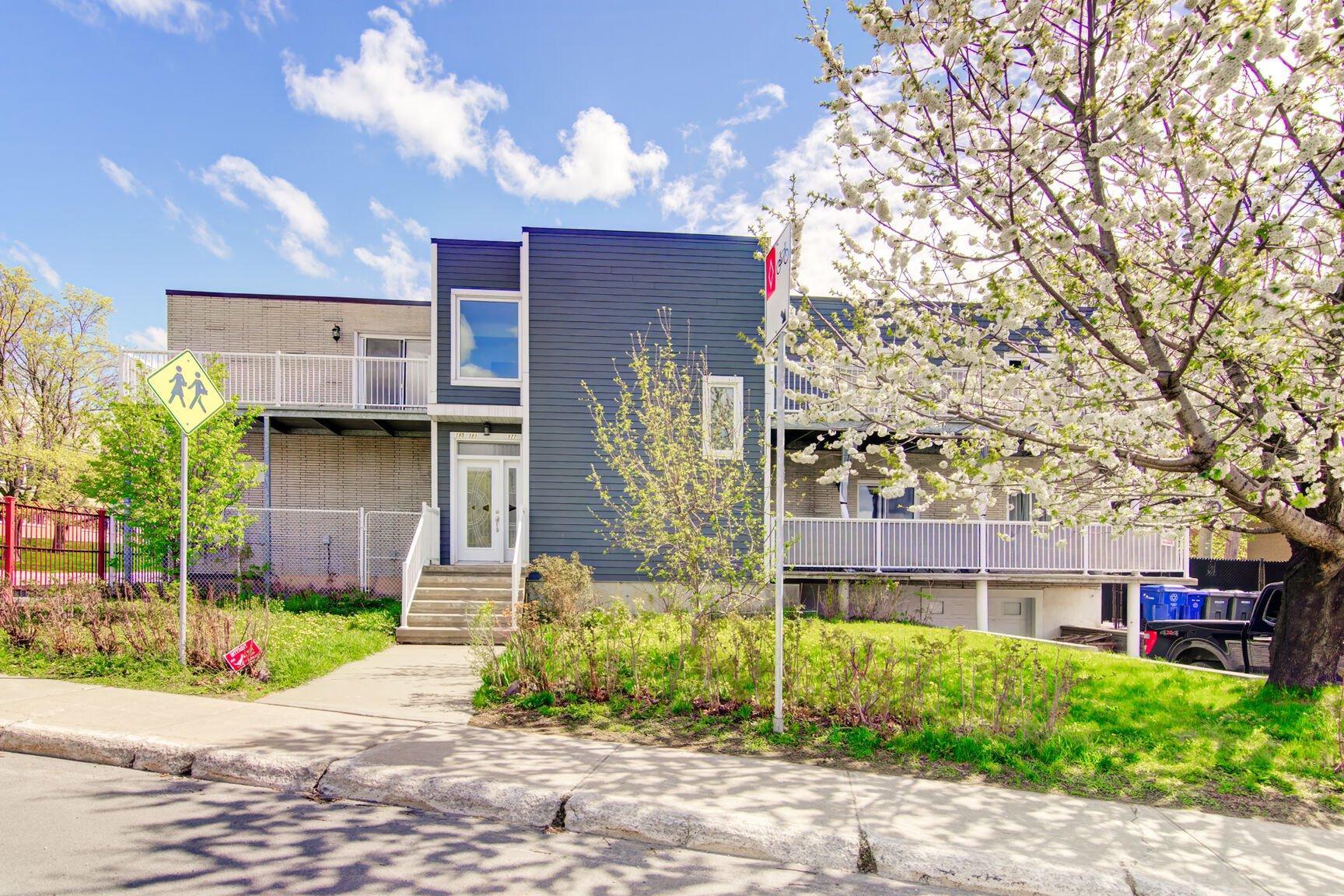









70


Rue Meunier E.

,
Laval (Pont-Viau),




QC
H7N4J5

