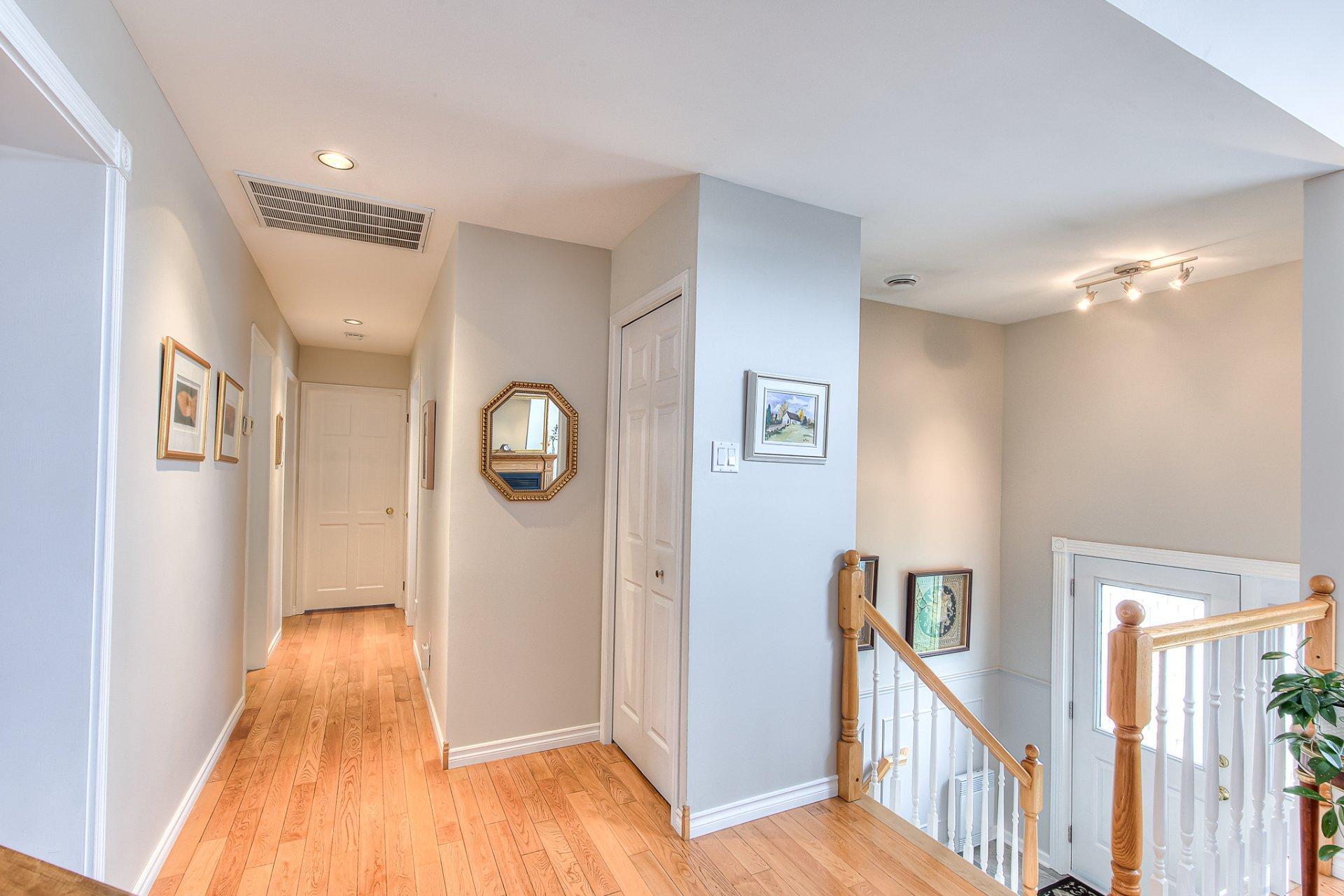 









2804


Rue Jacques-Brel

,
Boisbriand,




QC
J7H1K2

