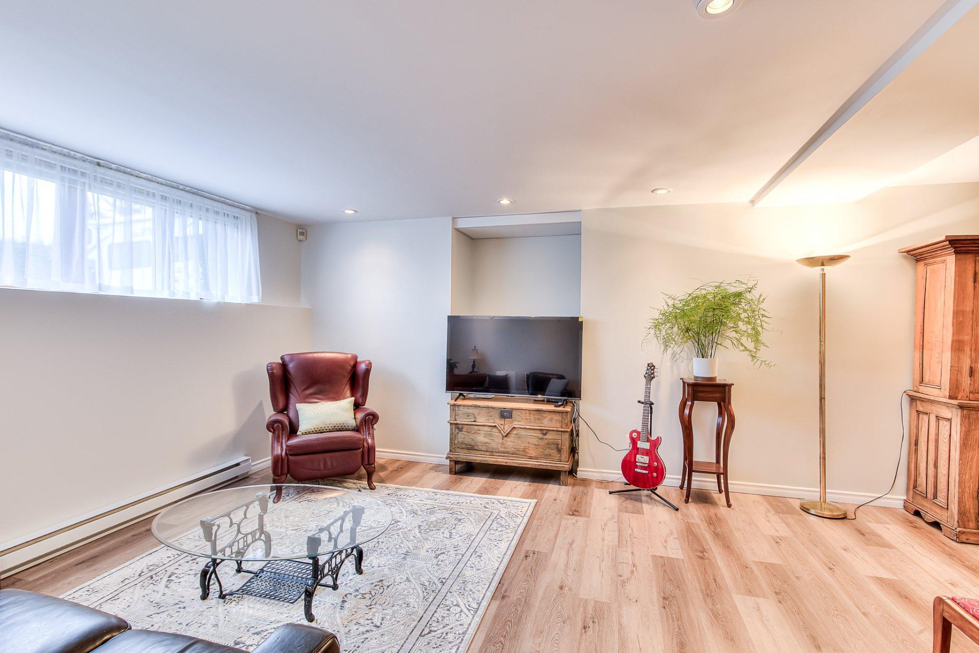 









2804


Rue Jacques-Brel

,
Boisbriand,




QC
J7H1K2

