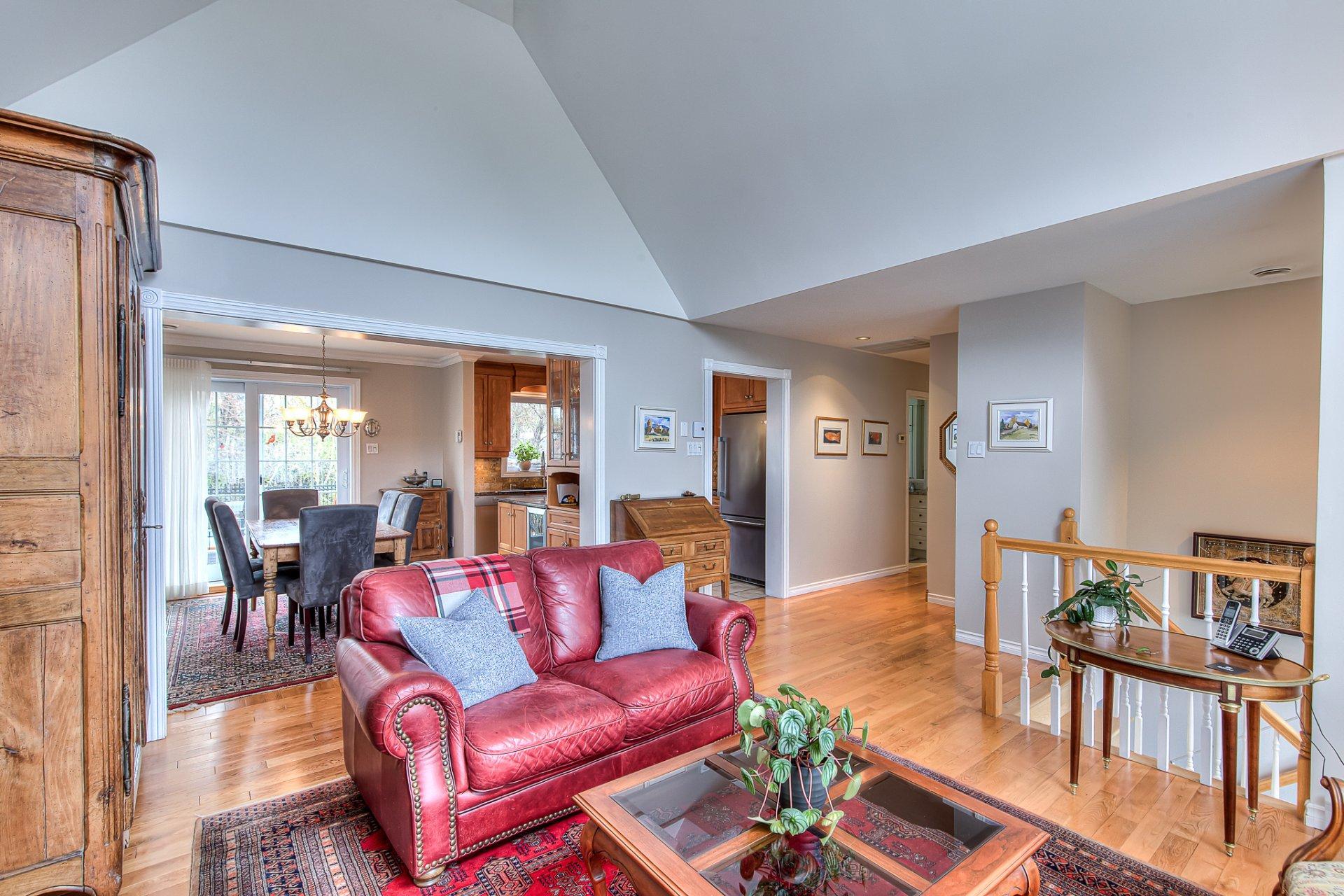 









2804


Rue Jacques-Brel

,
Boisbriand,




QC
J7H1K2

