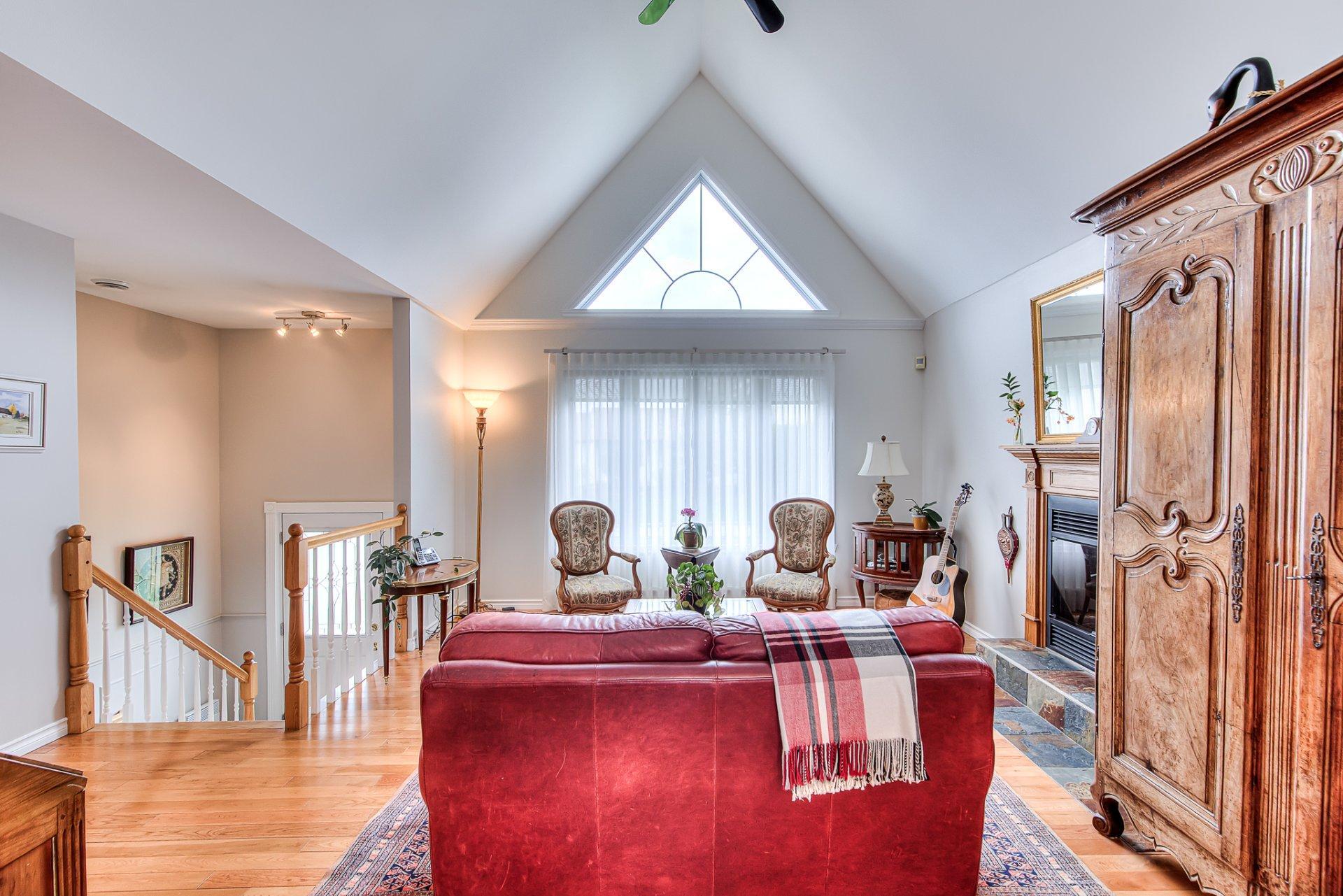 









2804


Rue Jacques-Brel

,
Boisbriand,




QC
J7H1K2

