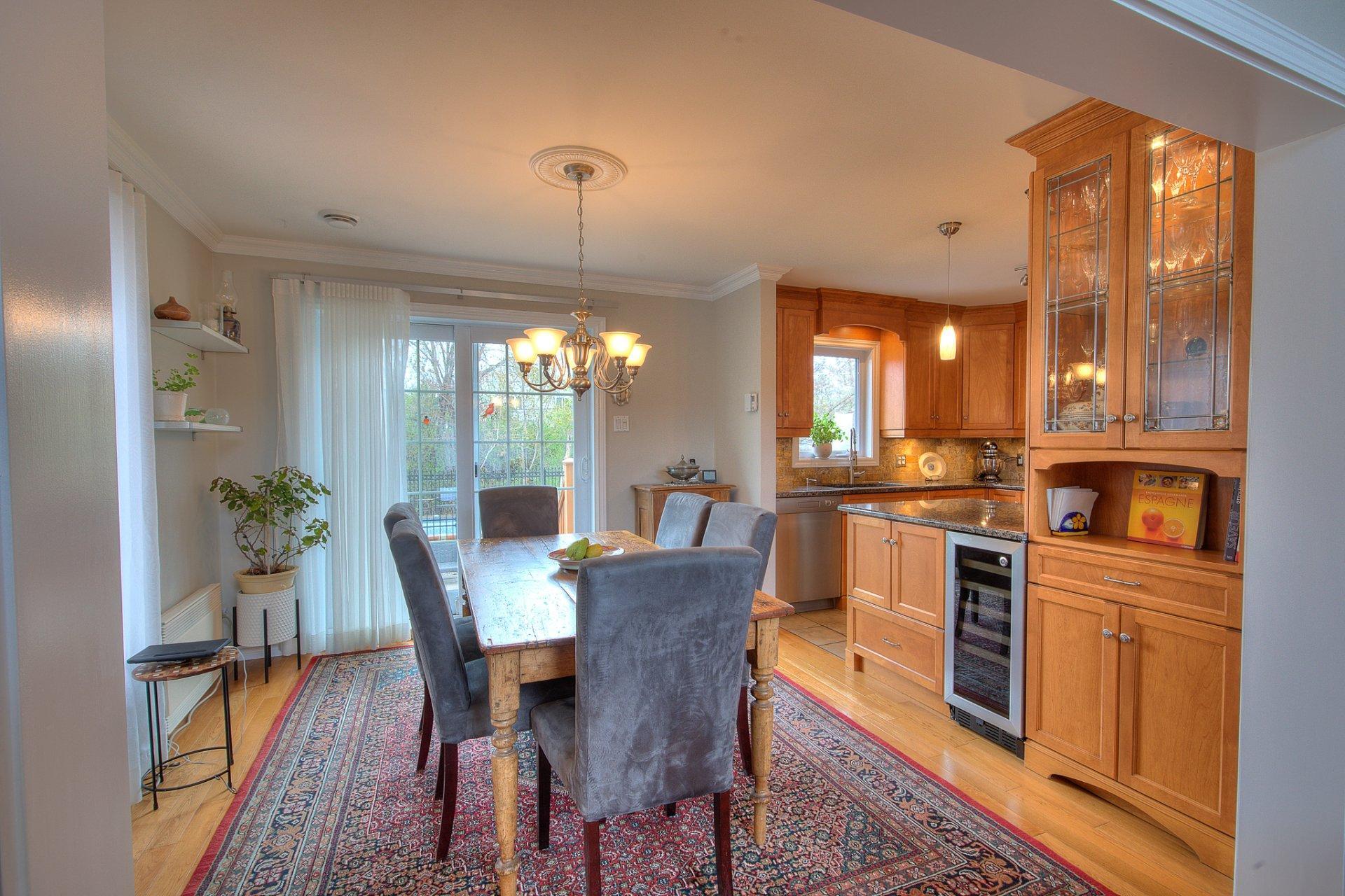 









2804


Rue Jacques-Brel

,
Boisbriand,




QC
J7H1K2

